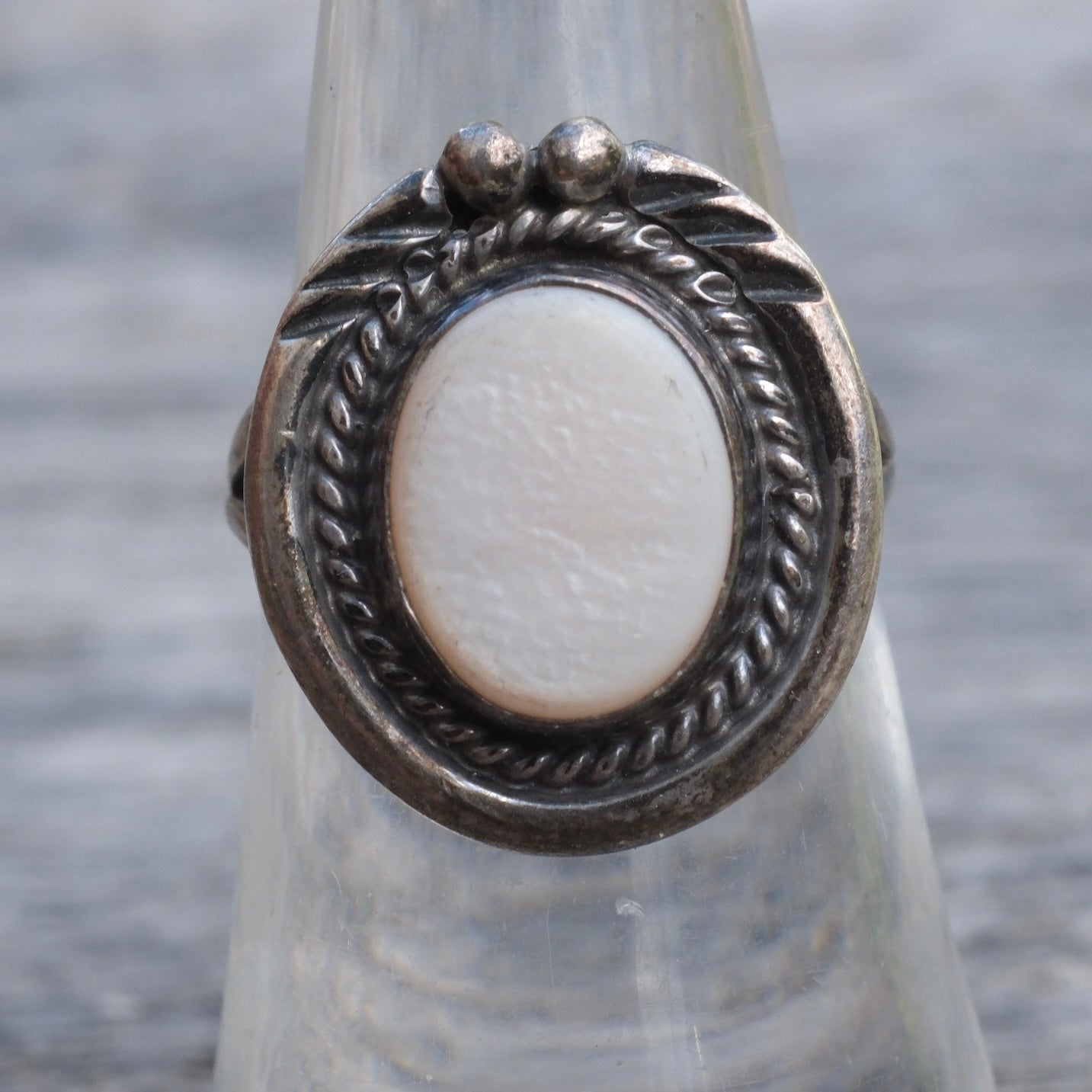 Vintage Sterling Mother Of Pearl Roper Ring 6.5