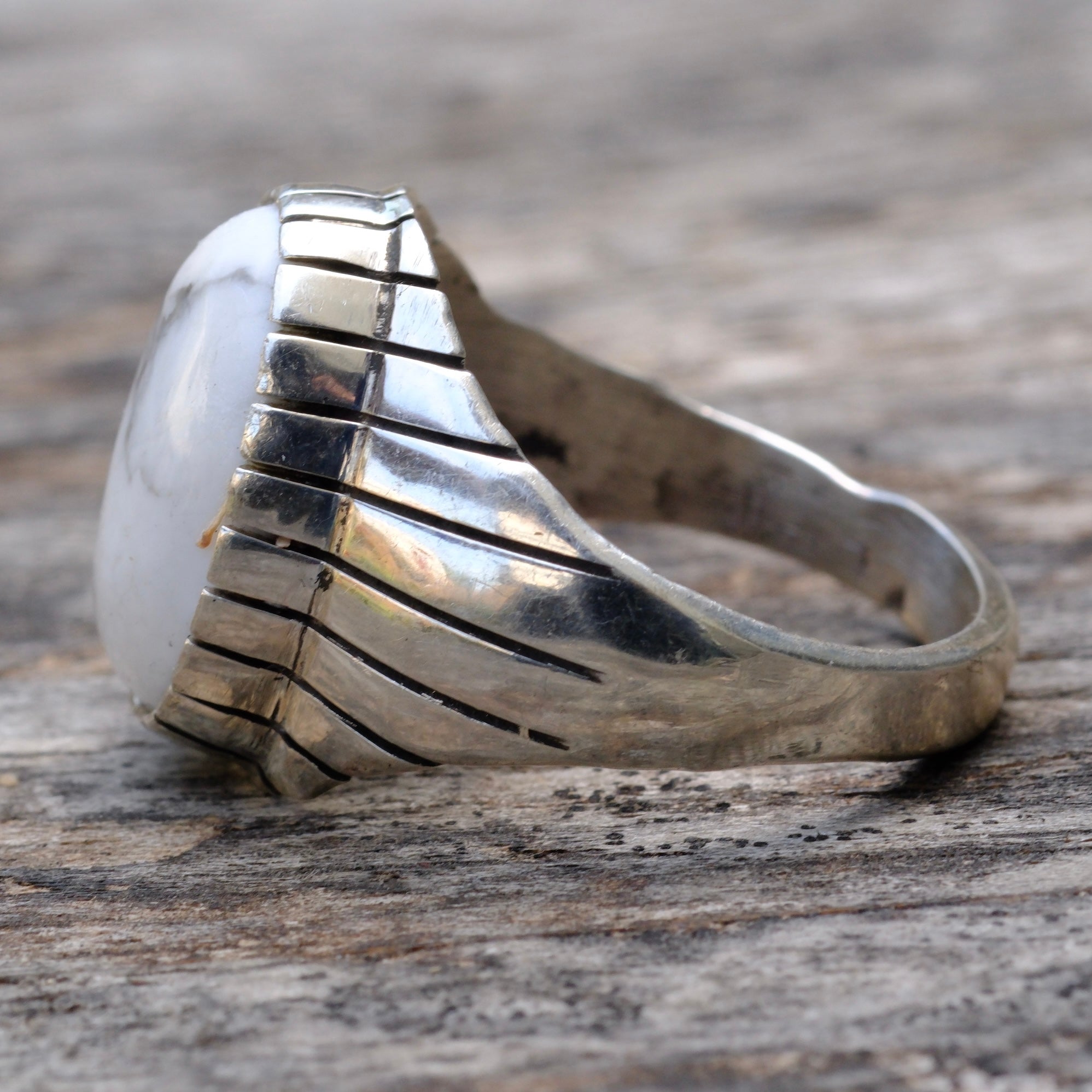 Vintage Sterling White Buffalo Ribbed Band Ring 12