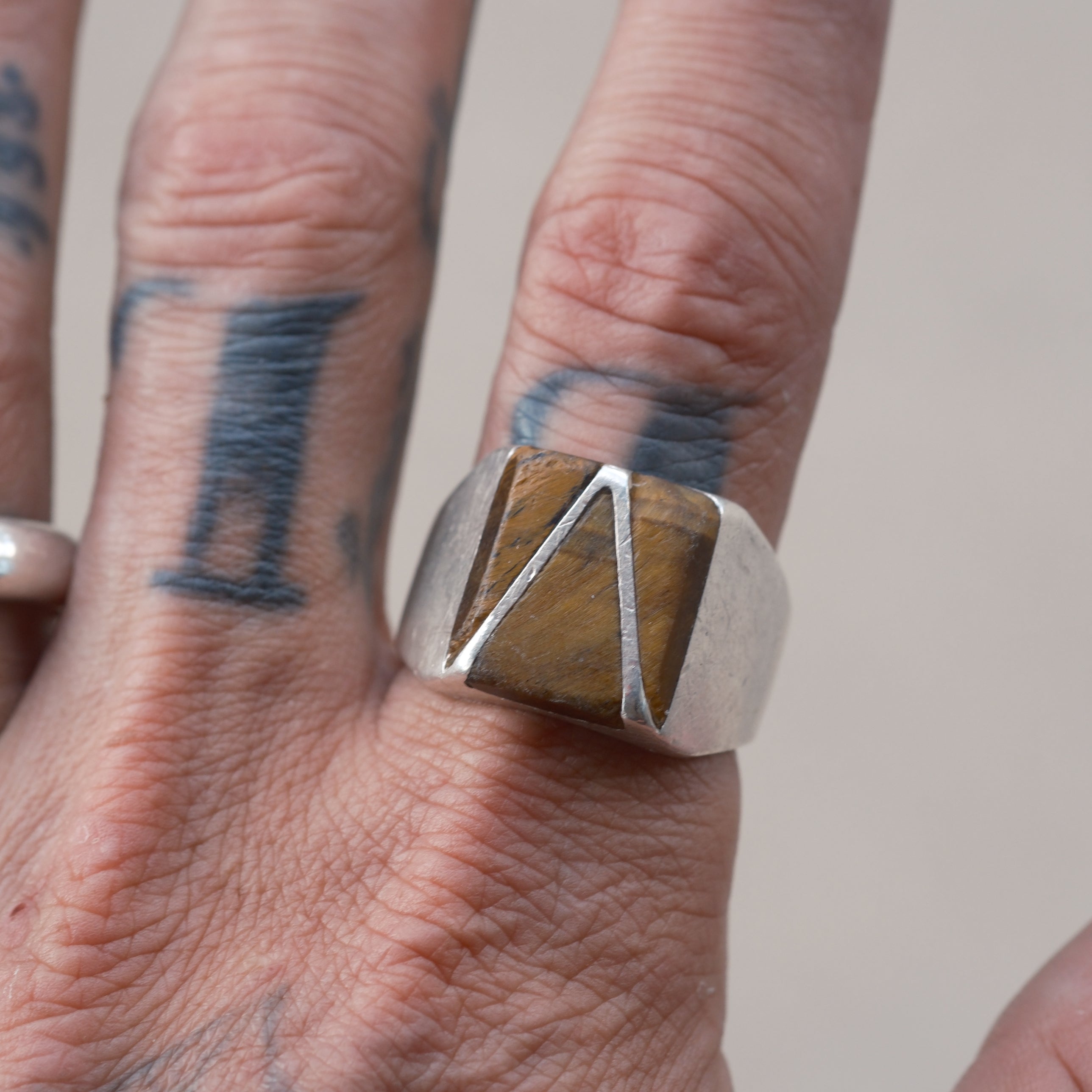 Vintage Sterling Tigers Eye Inlay Ring 11.75