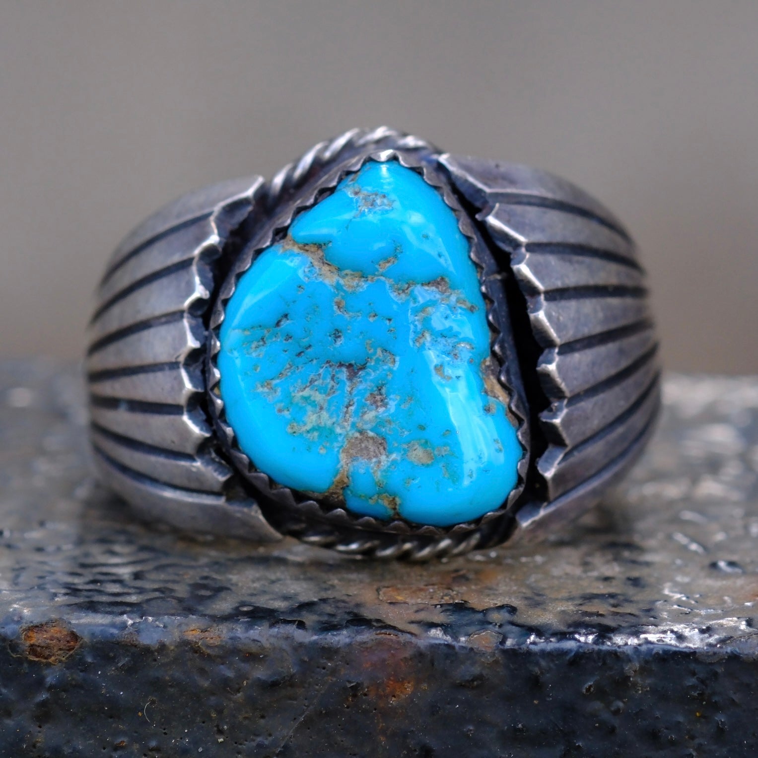 Vintage Sterling Turquoise Ribbed Band Ring 10