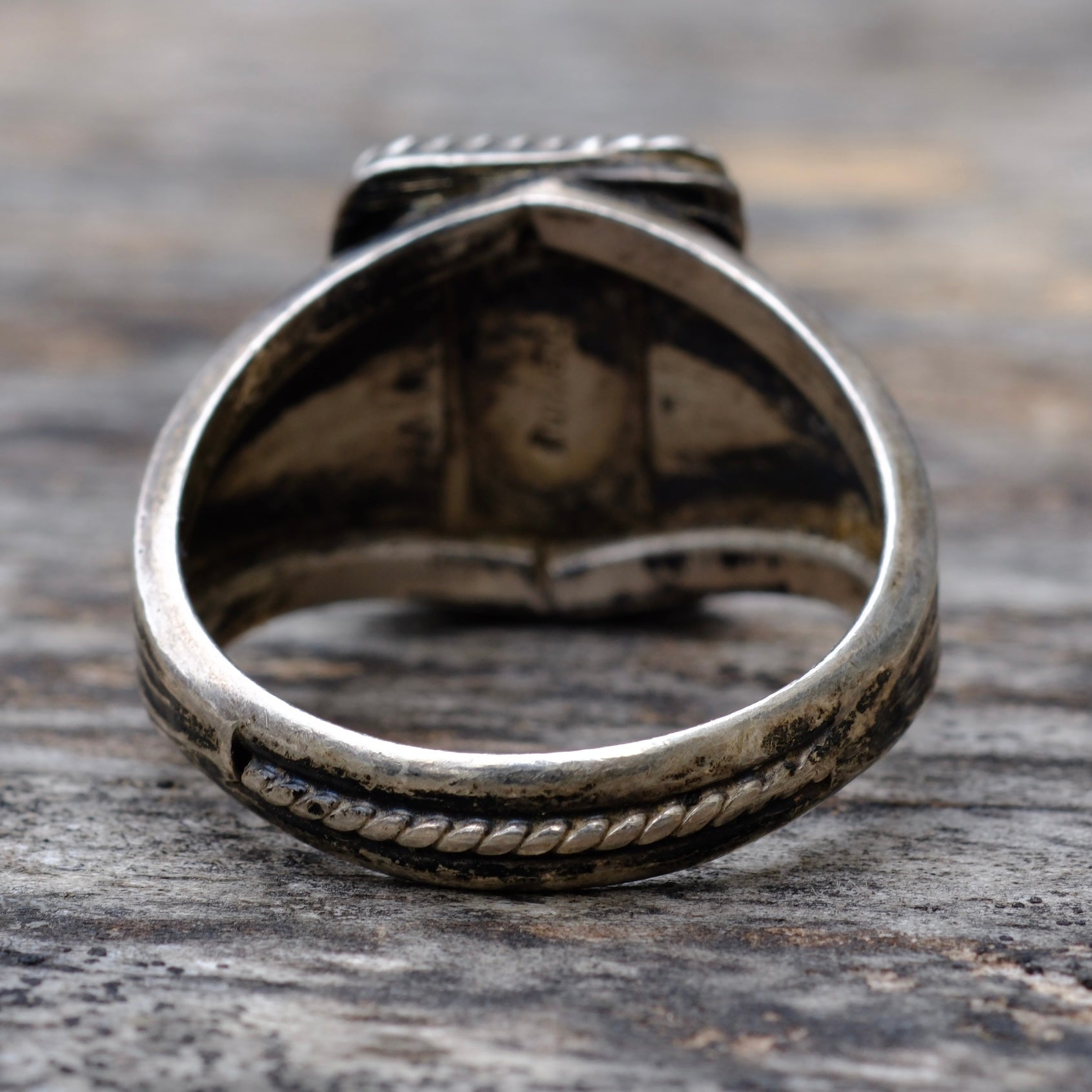 Vintage Sterling Onyx Ribbed Band Ring 12.5