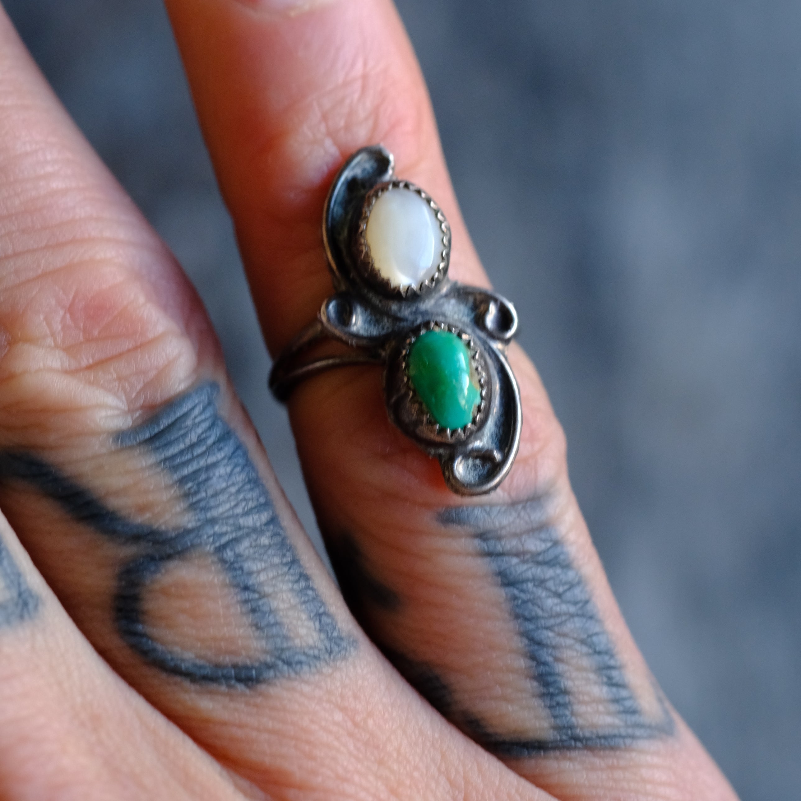 Vintage Sterling Turquoise and Mother Of Pearl Feather Ring 4.75