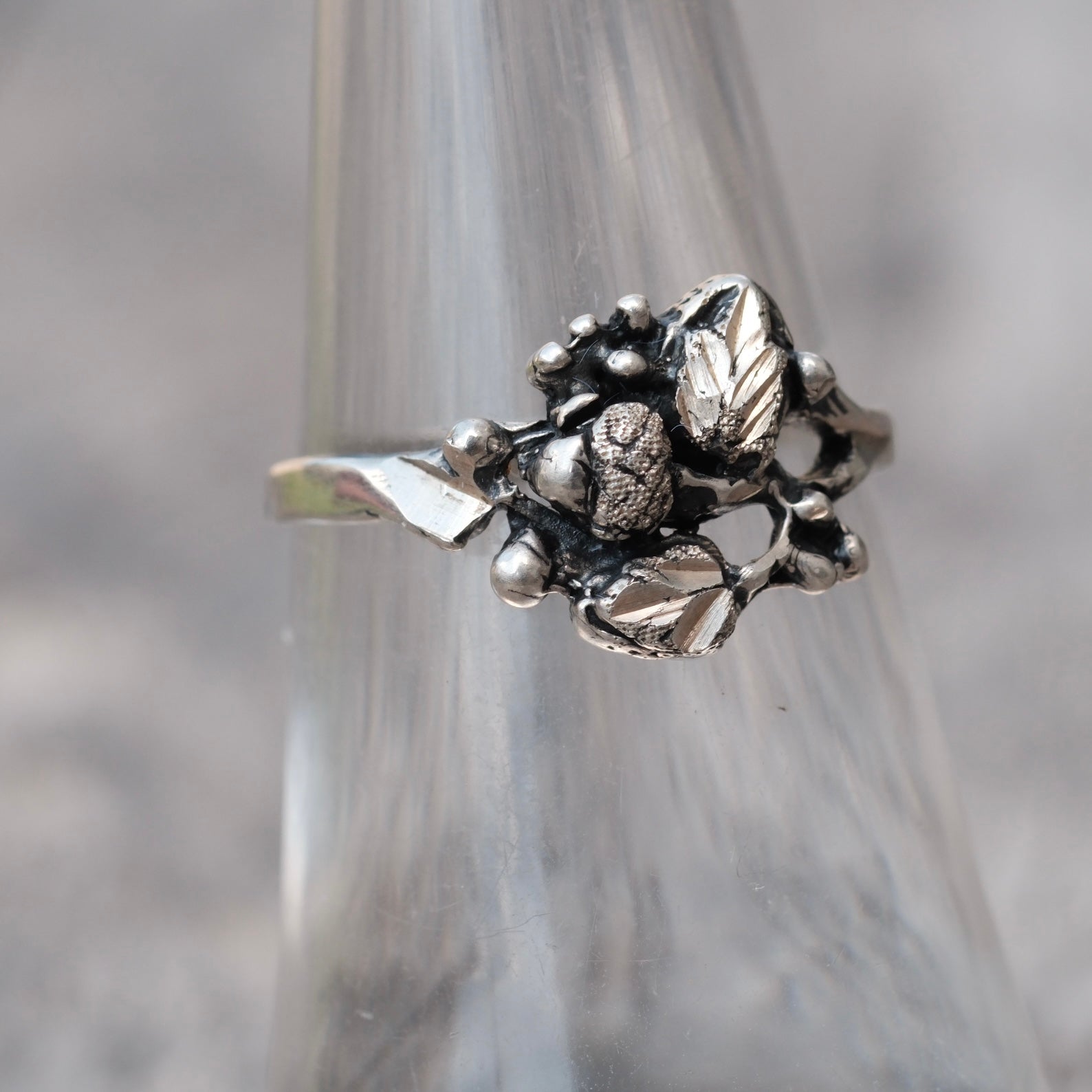 Vintage Sterling Leaf Ring 5.75