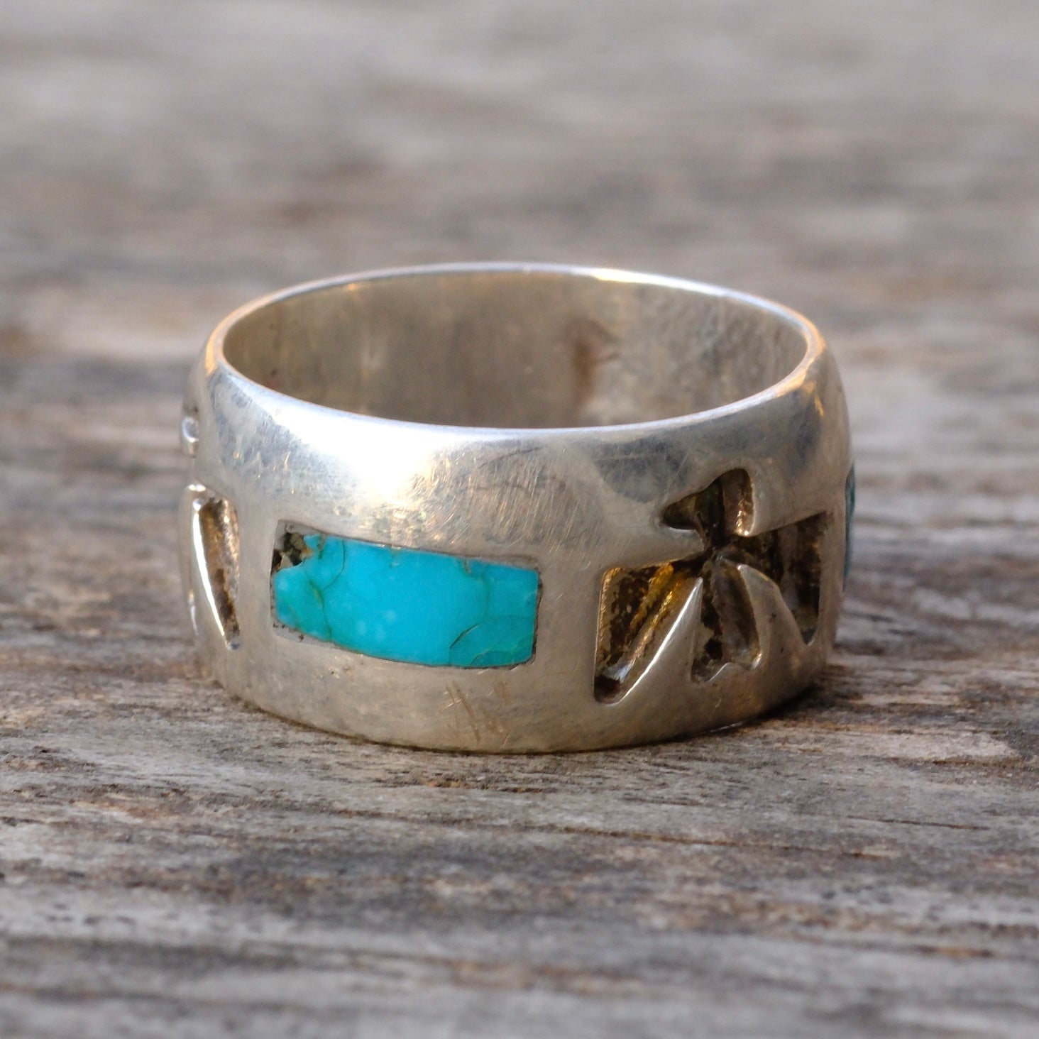 Vintage Sterling Turquoise Thunderbird Band Ring 7