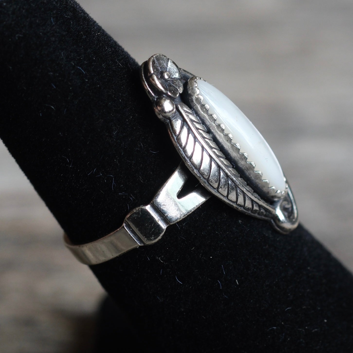 Vintage Sterling Mother Of Pearl Feather Ring 5.75
