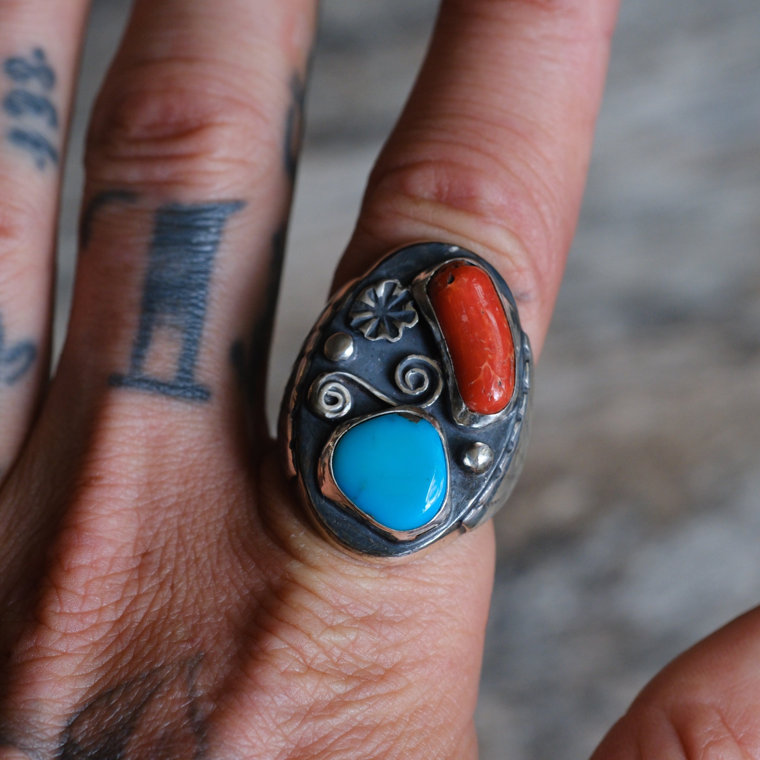 CHUNKY Vintage Sterling Turquoise and Coral Ribbed Band Ring 10.25