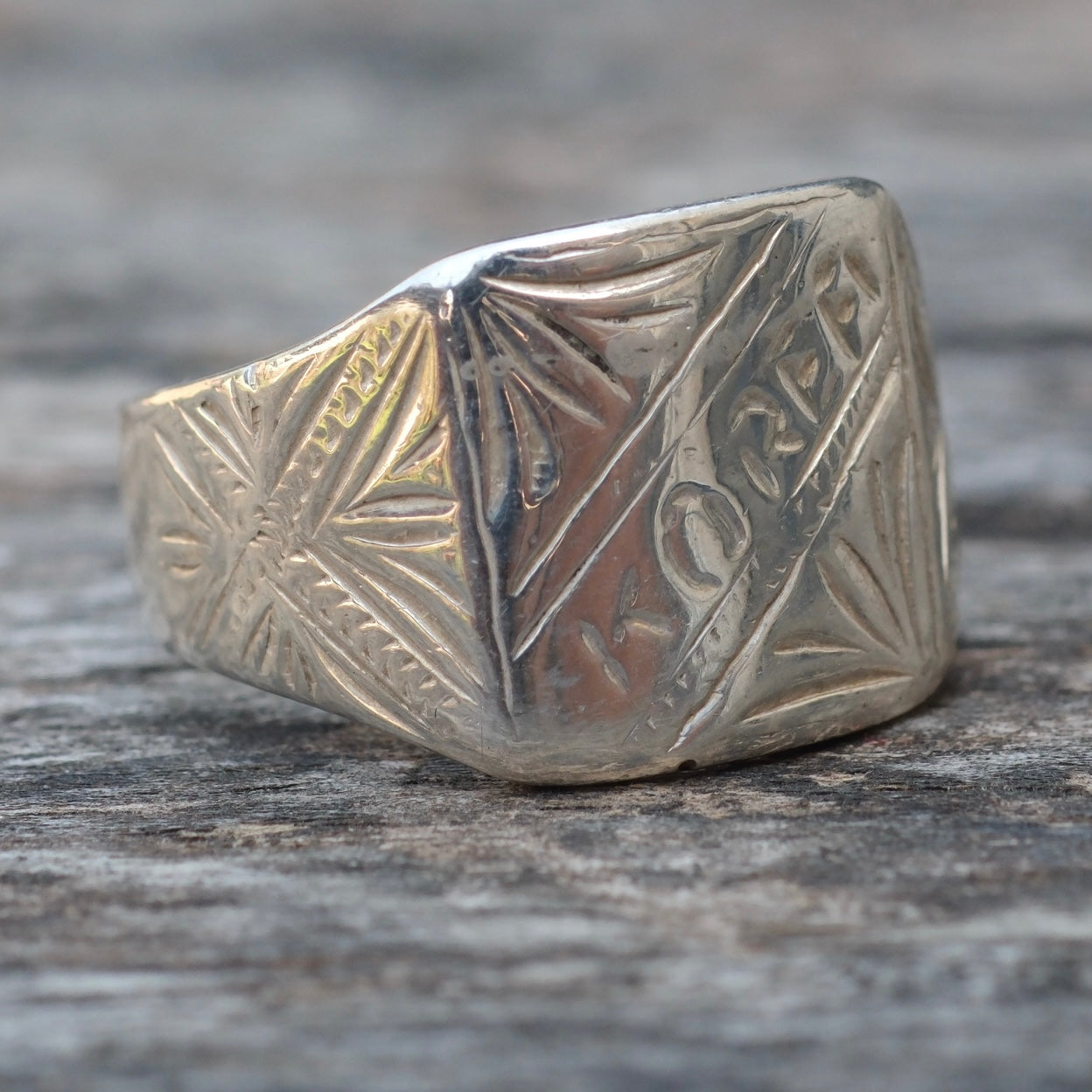 Vintage Sterling Silver Korea Souvenir Ring 10.25