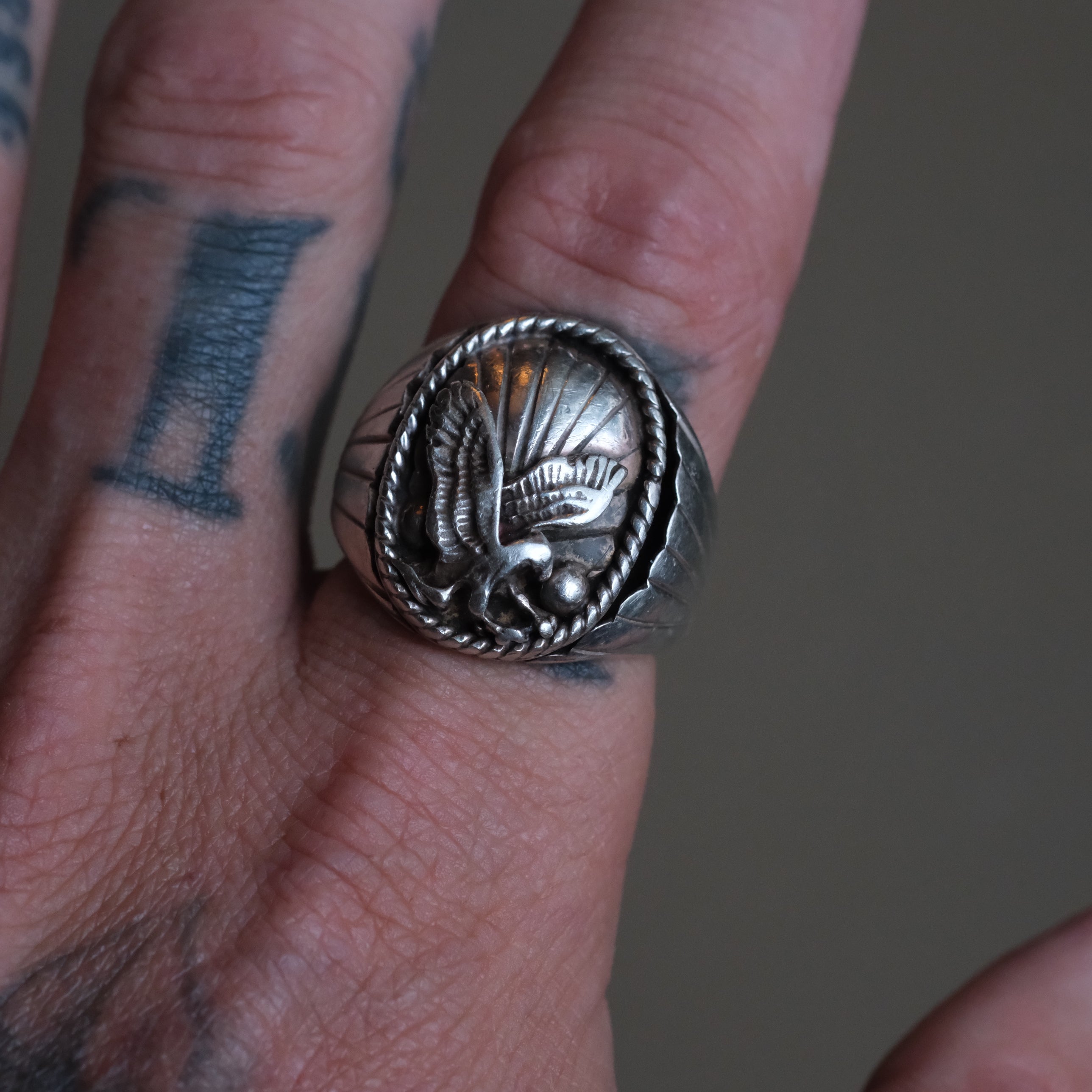 Vintage Sterling Silver Eagle Ribbed Band Ring 9.75