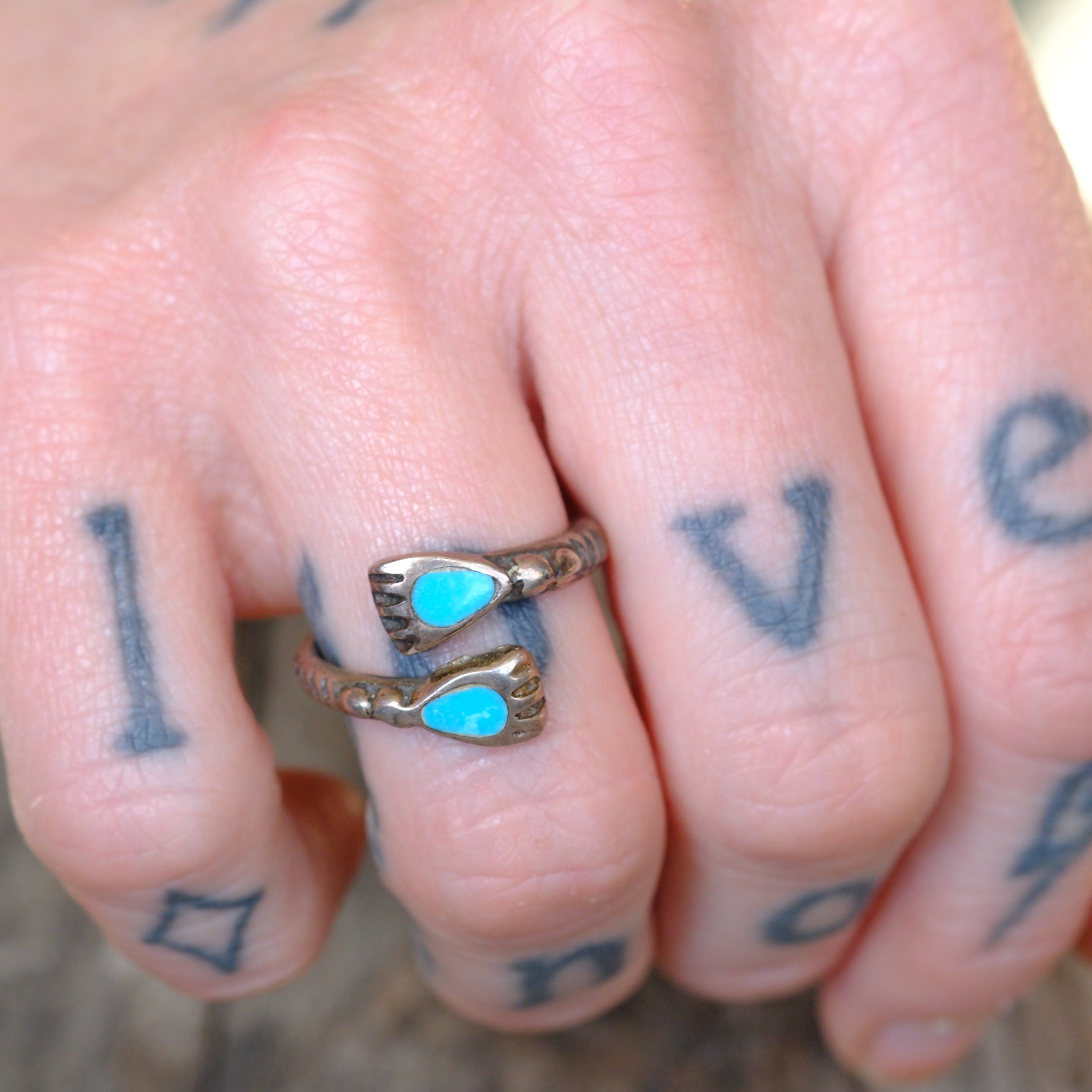 Vintage Sterling Turquoise Hug Ring 5.75
