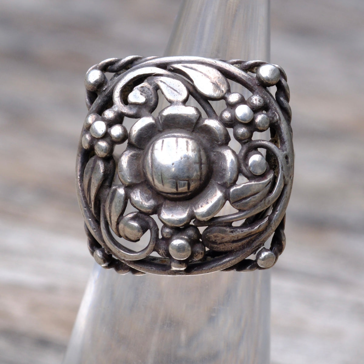 Vintage Sterling Silver Scroll Ring 2.5