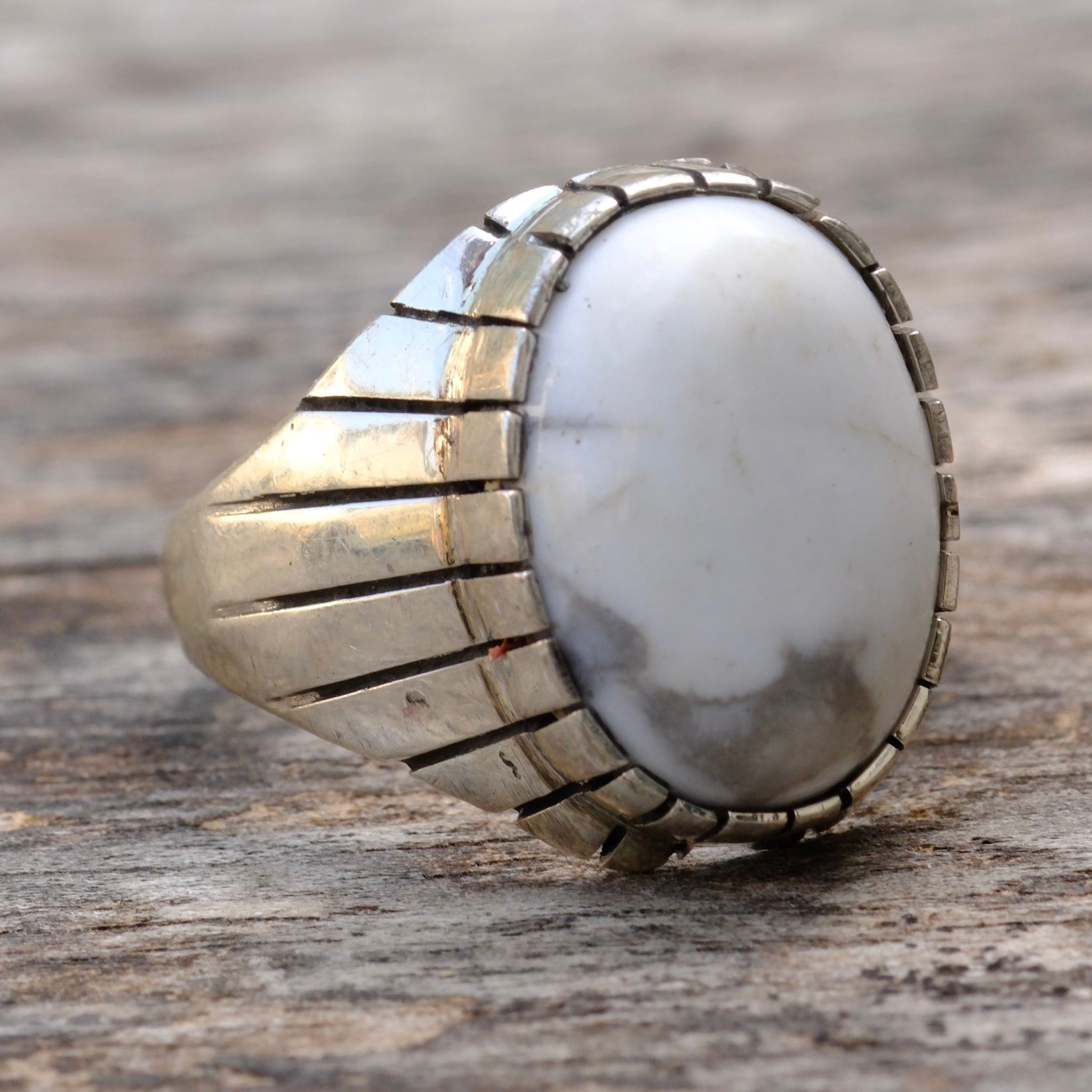 Vintage Sterling White Buffalo Ribbed Band Ring 12