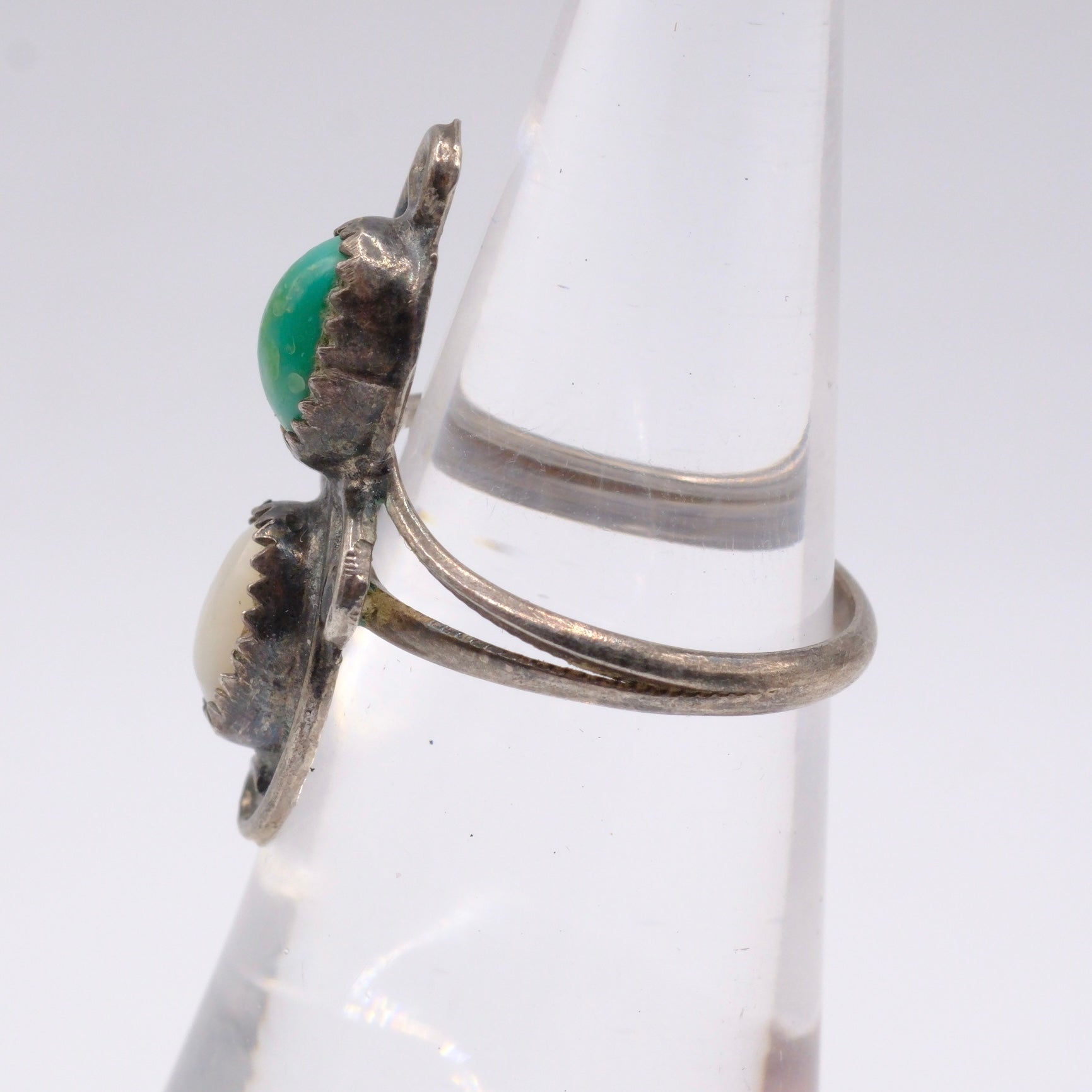 Vintage Sterling Turquoise and Mother Of Pearl Feather Ring 4.75