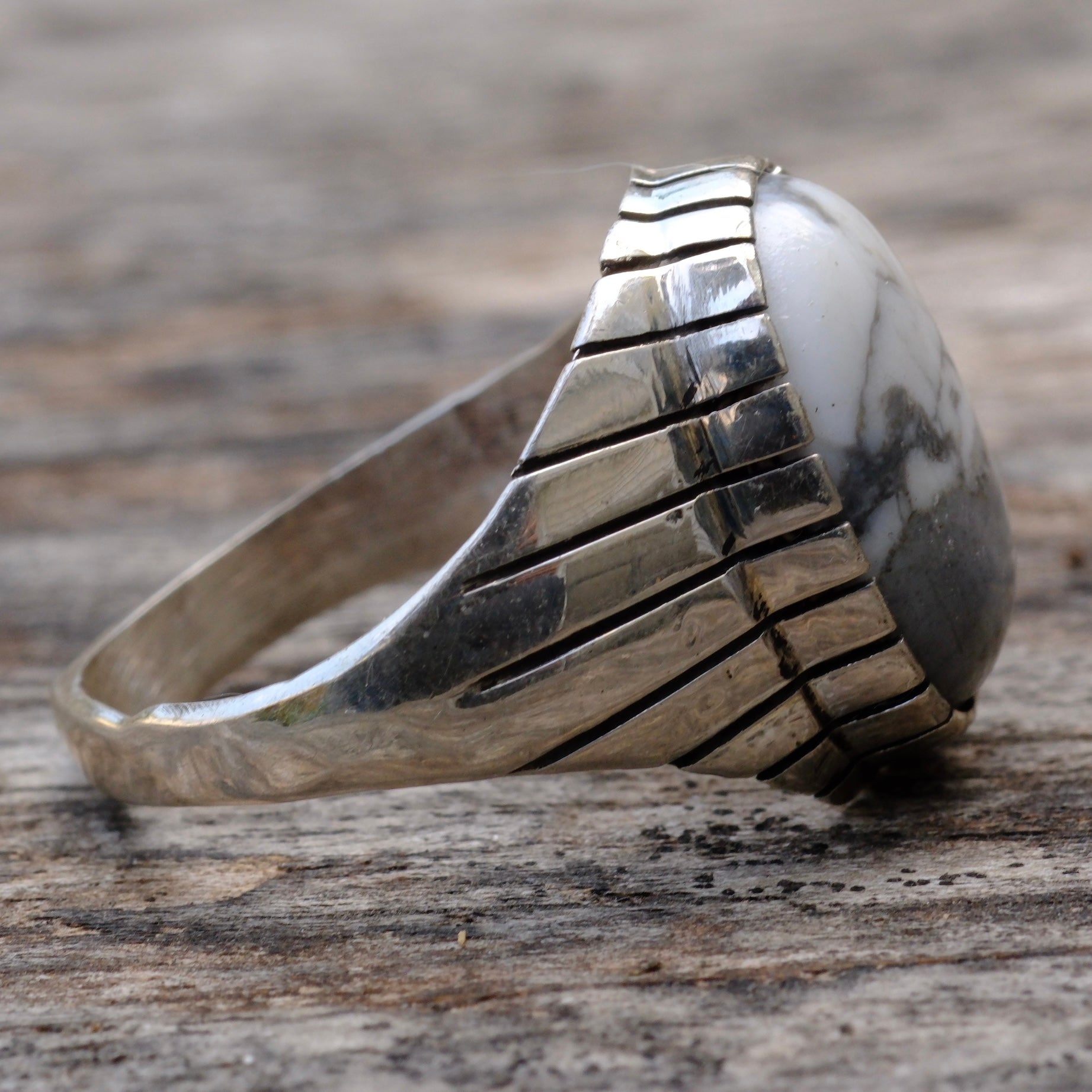 Vintage Sterling White Buffalo Ribbed Band Ring 12