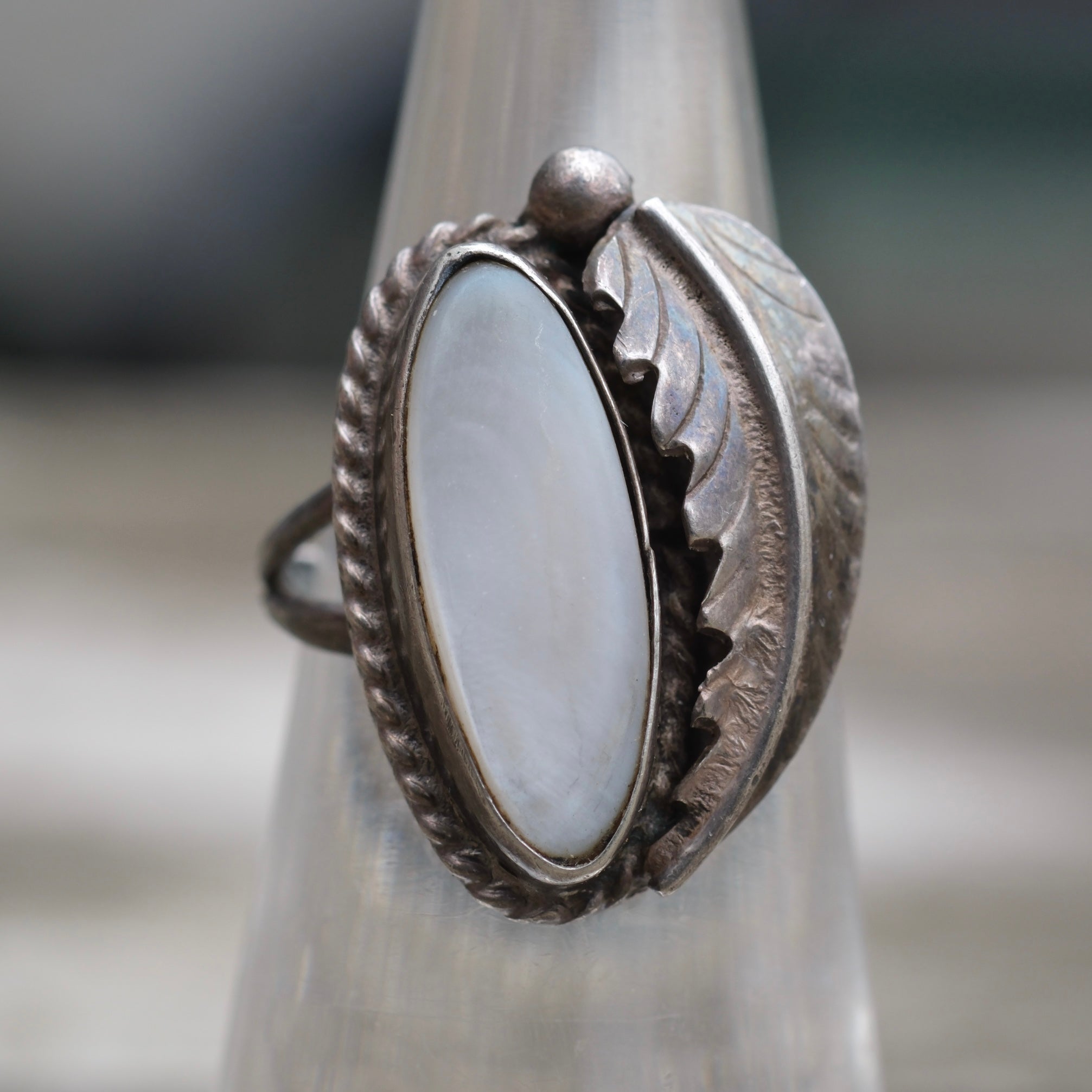 Vintage Sterling Mother Of Pearl Feather Ring 5