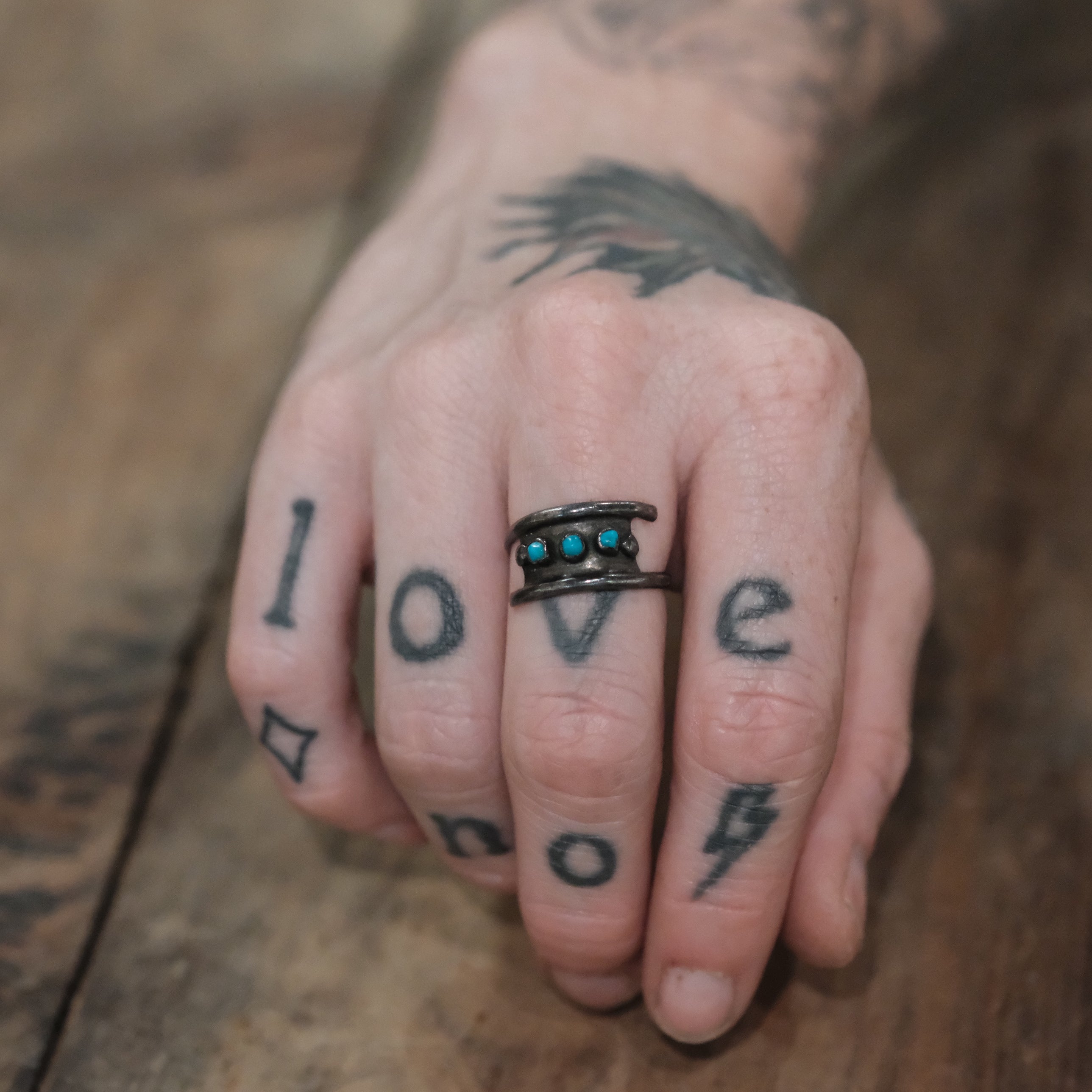 Vintage Sterling Snake Eye Turquoise Ring 6.5