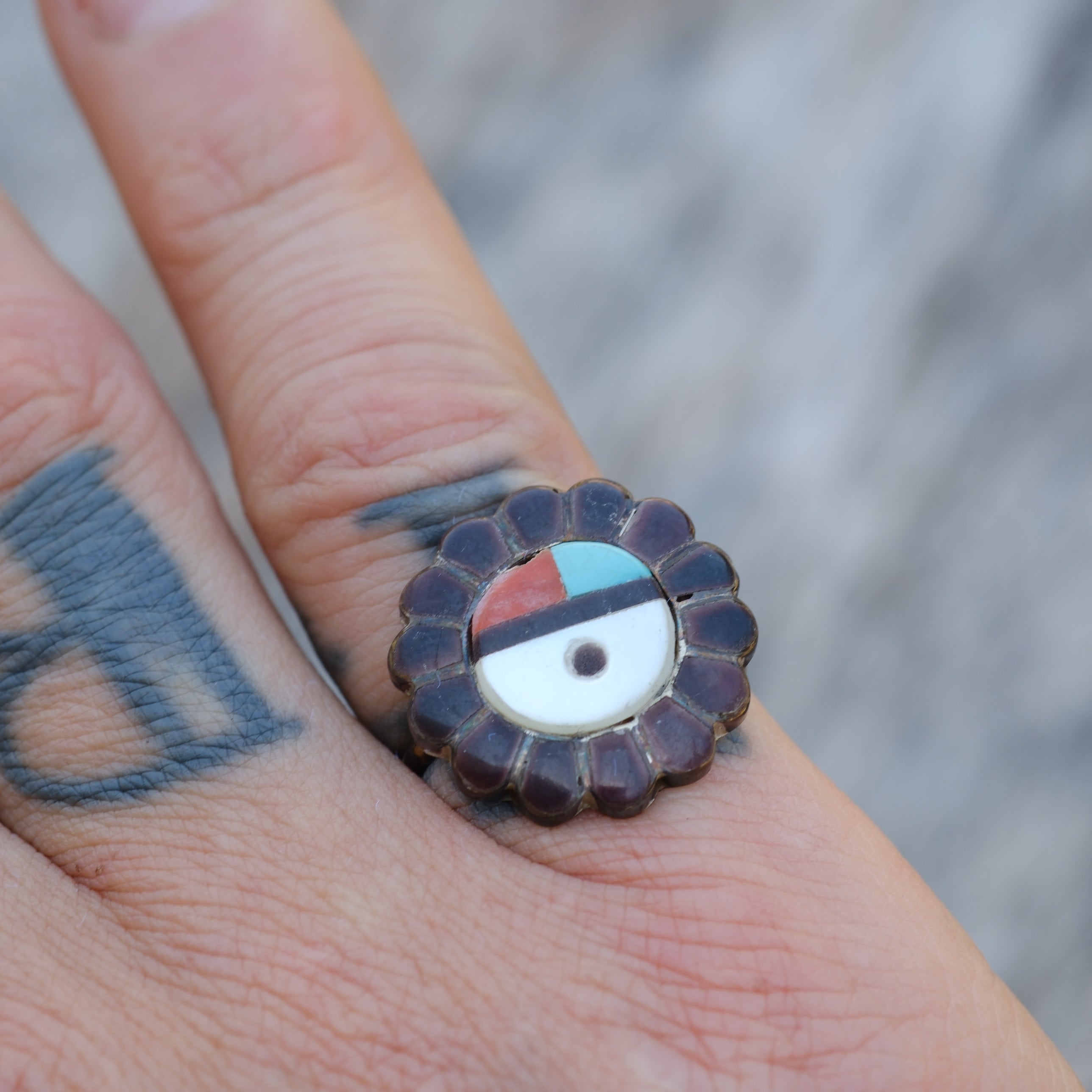 Vintage Sterling Zuni Surface Inlay Ring 5.25
