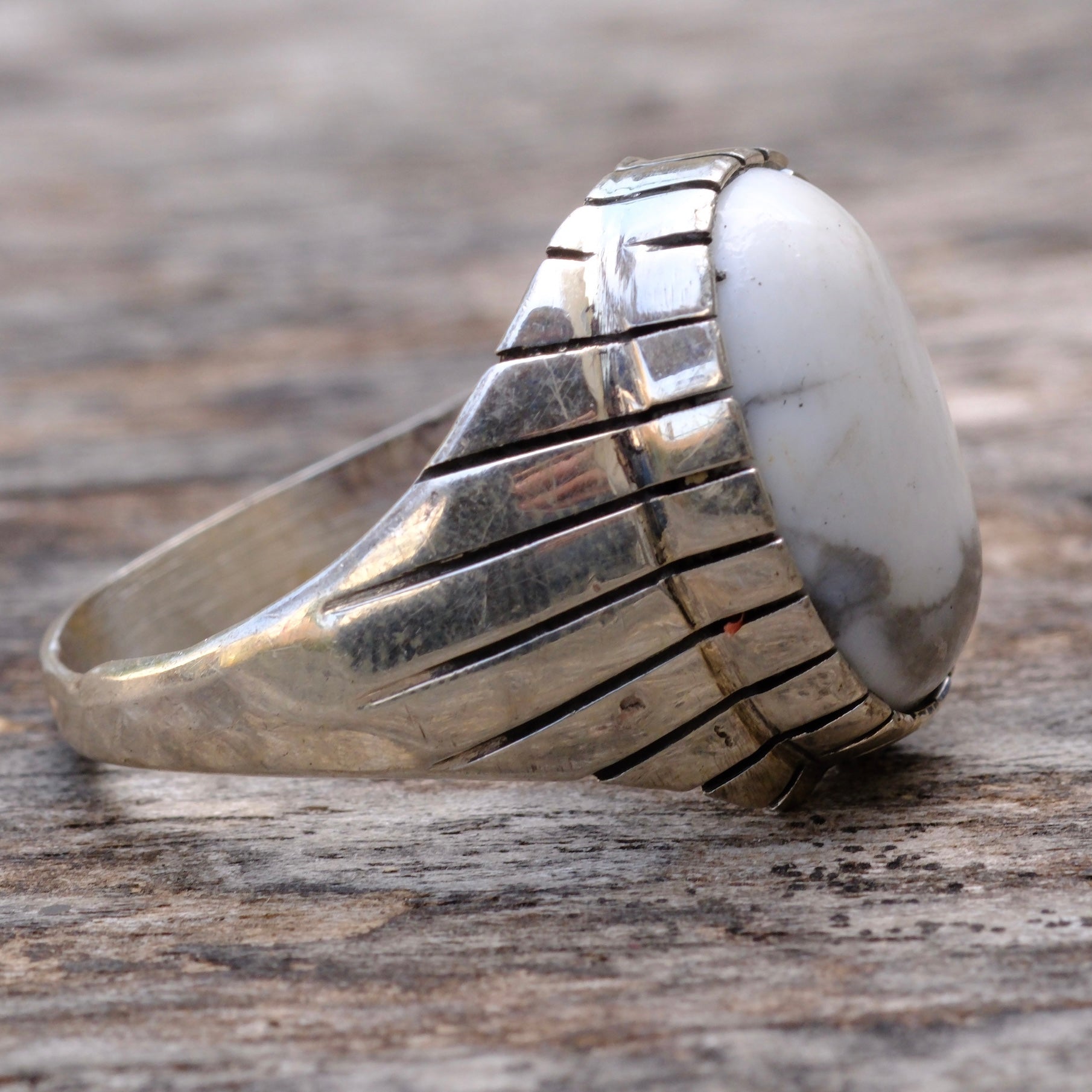 Vintage Sterling White Buffalo Ribbed Band Ring 12