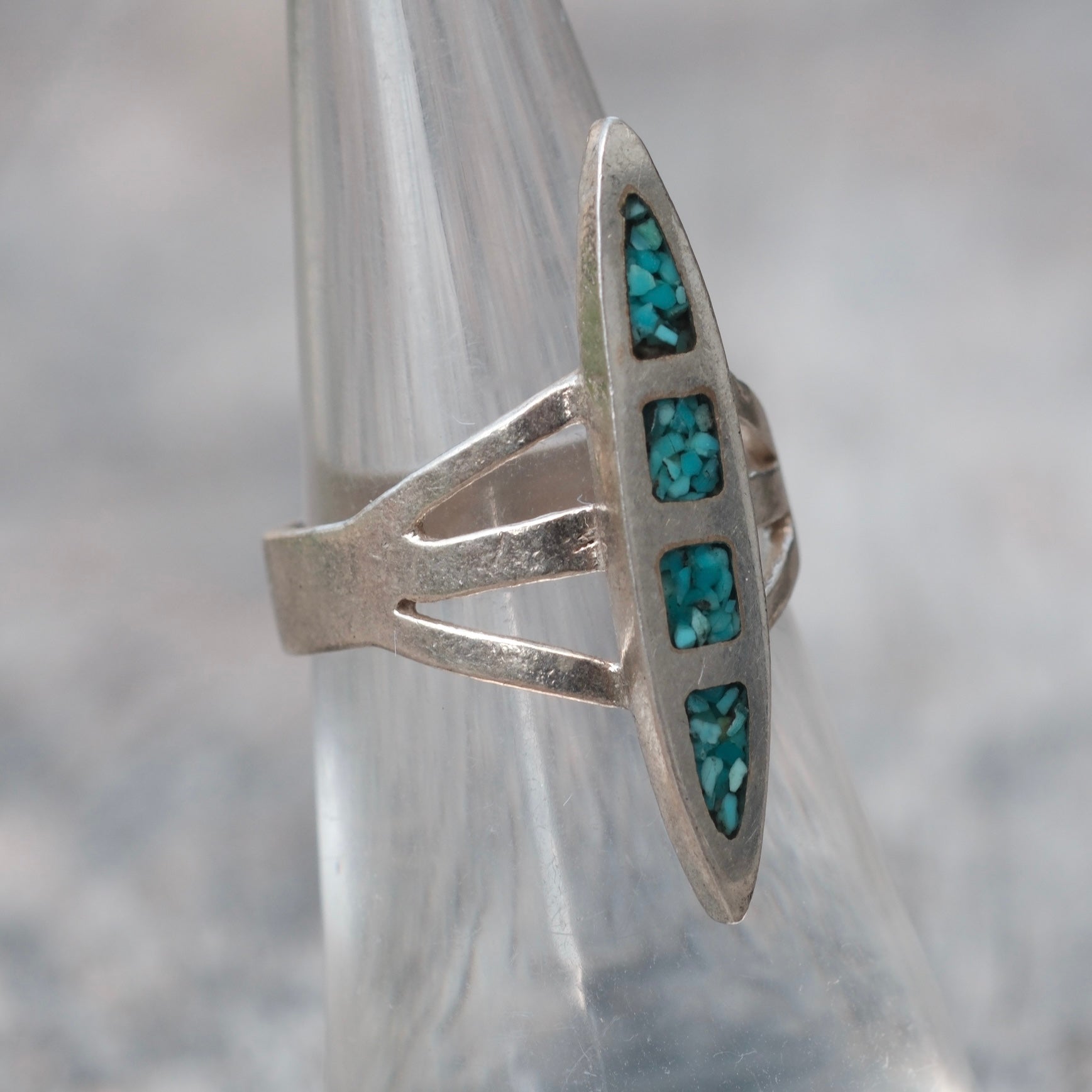 Vintage Sterling Crushed Turquoise Inlay Ring 5.75
