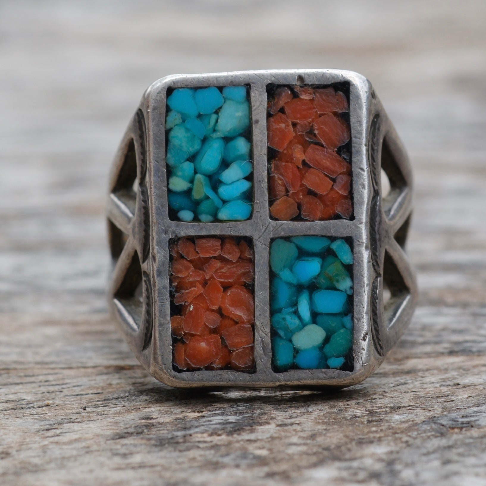 Vintage Sterling Crushed Turquoise and Coral Inlay Ring 8
