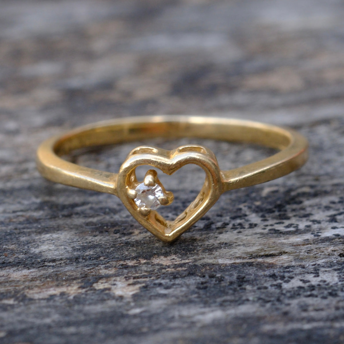 Vintage 14K Gold Diamond Heart Ring 6.25