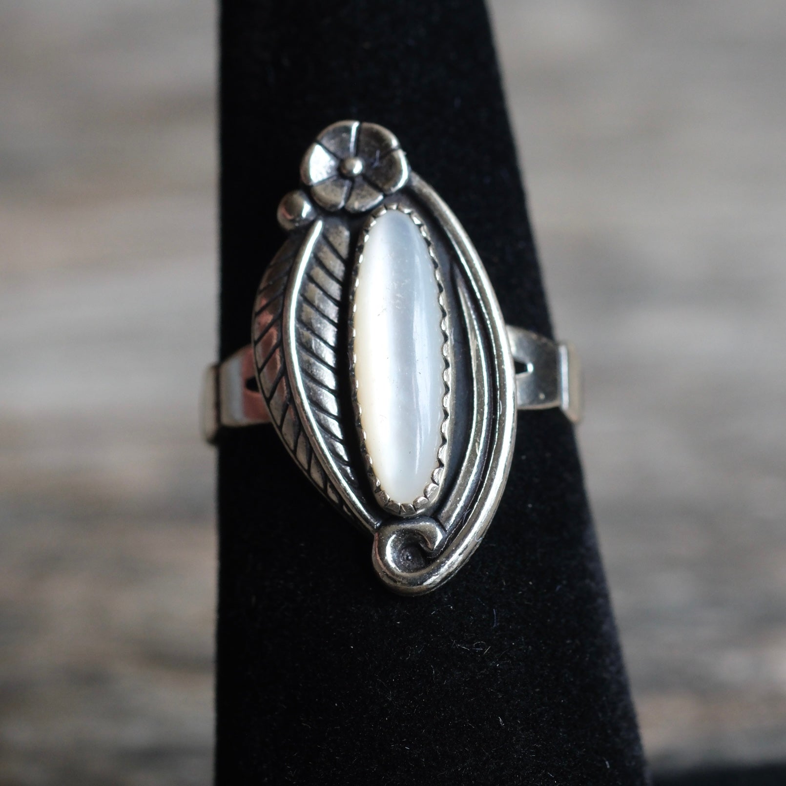 Vintage Sterling Mother Of Pearl Feather Ring 5.75