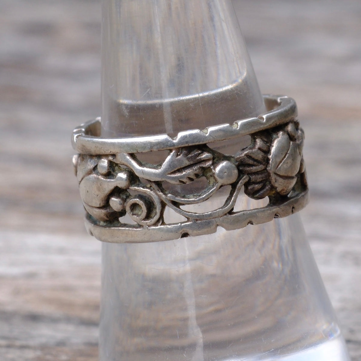 Vintage Sterling Floral Band Ring 8.25