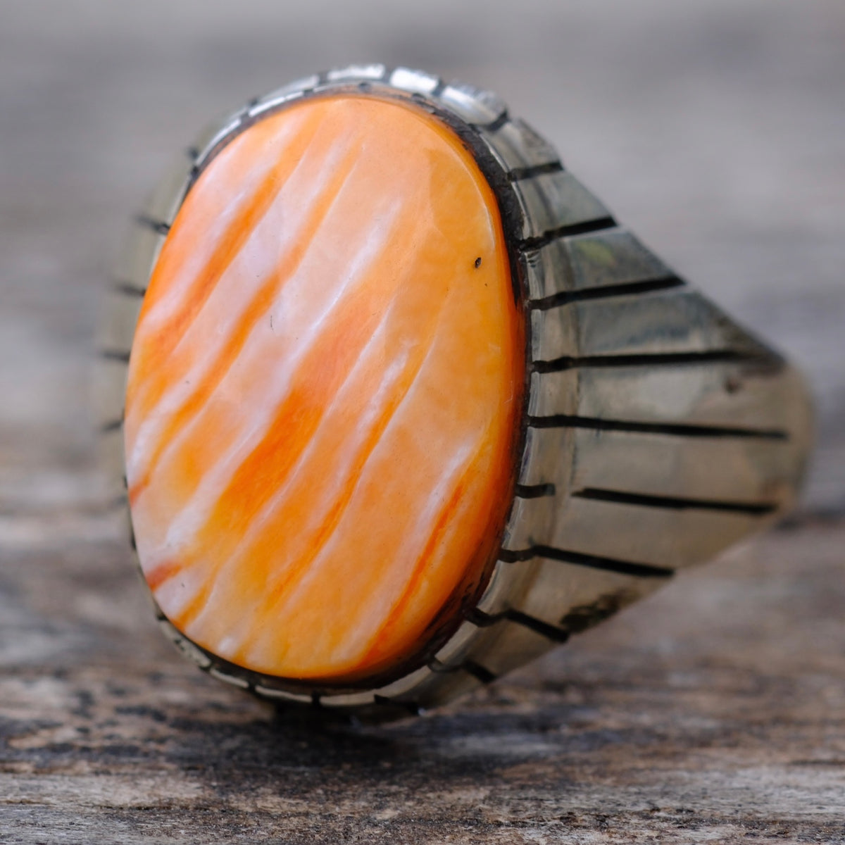 Vintage Sterling Spiny Oyster Ribbed Band Ring 12.75