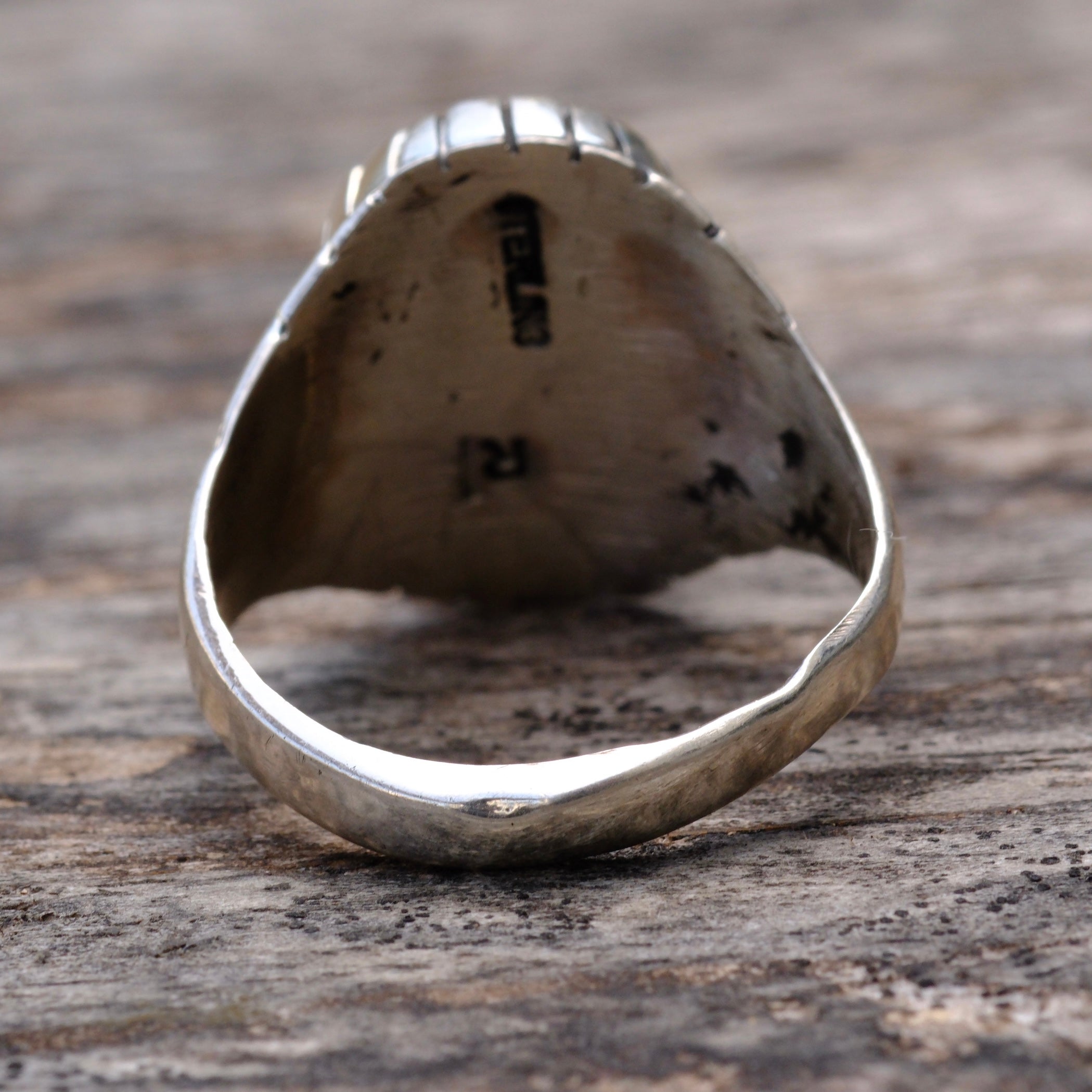 Vintage Sterling White Buffalo Ribbed Band Ring 12