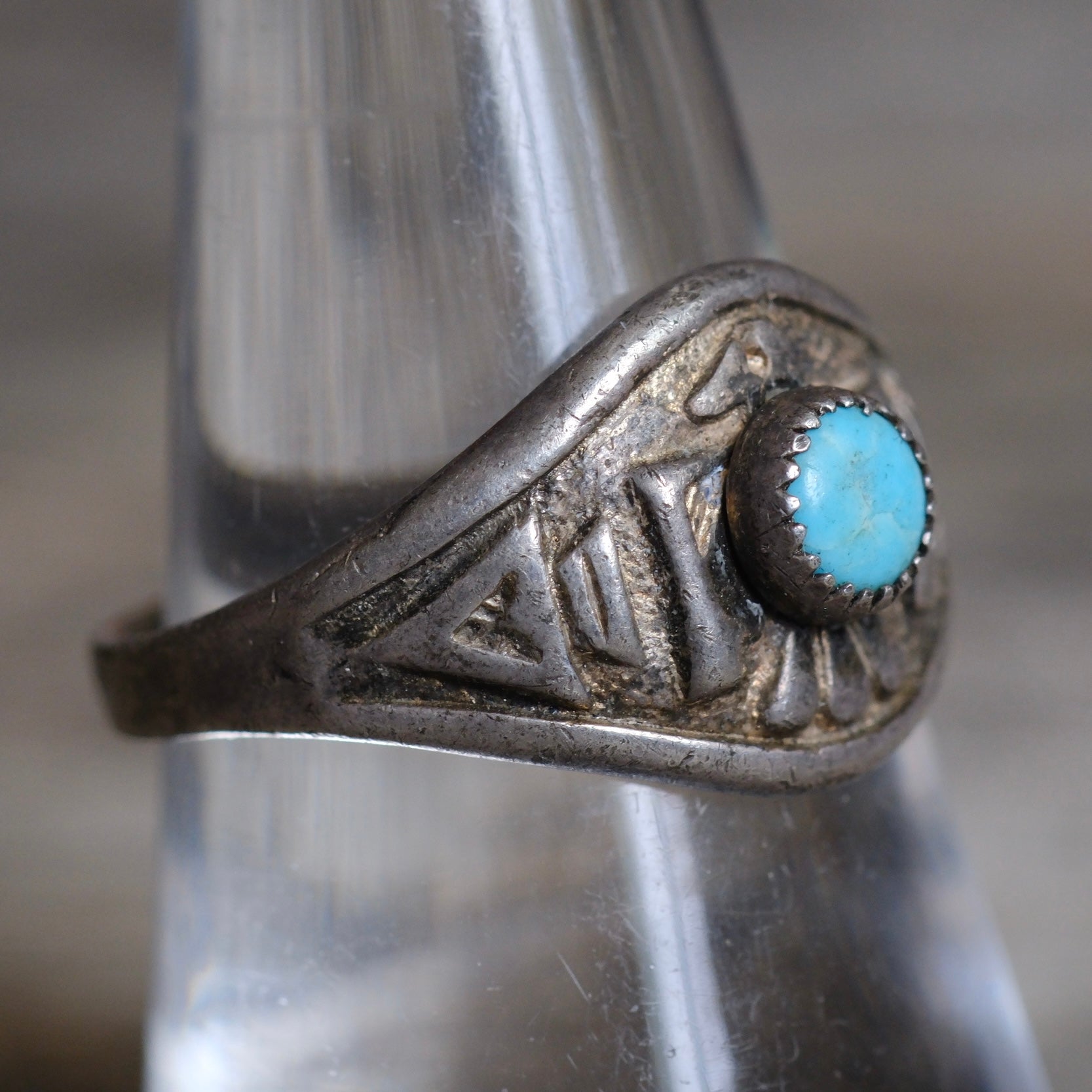 Vintage Sterling Turquoise Thunderbird Band Ring 8.25