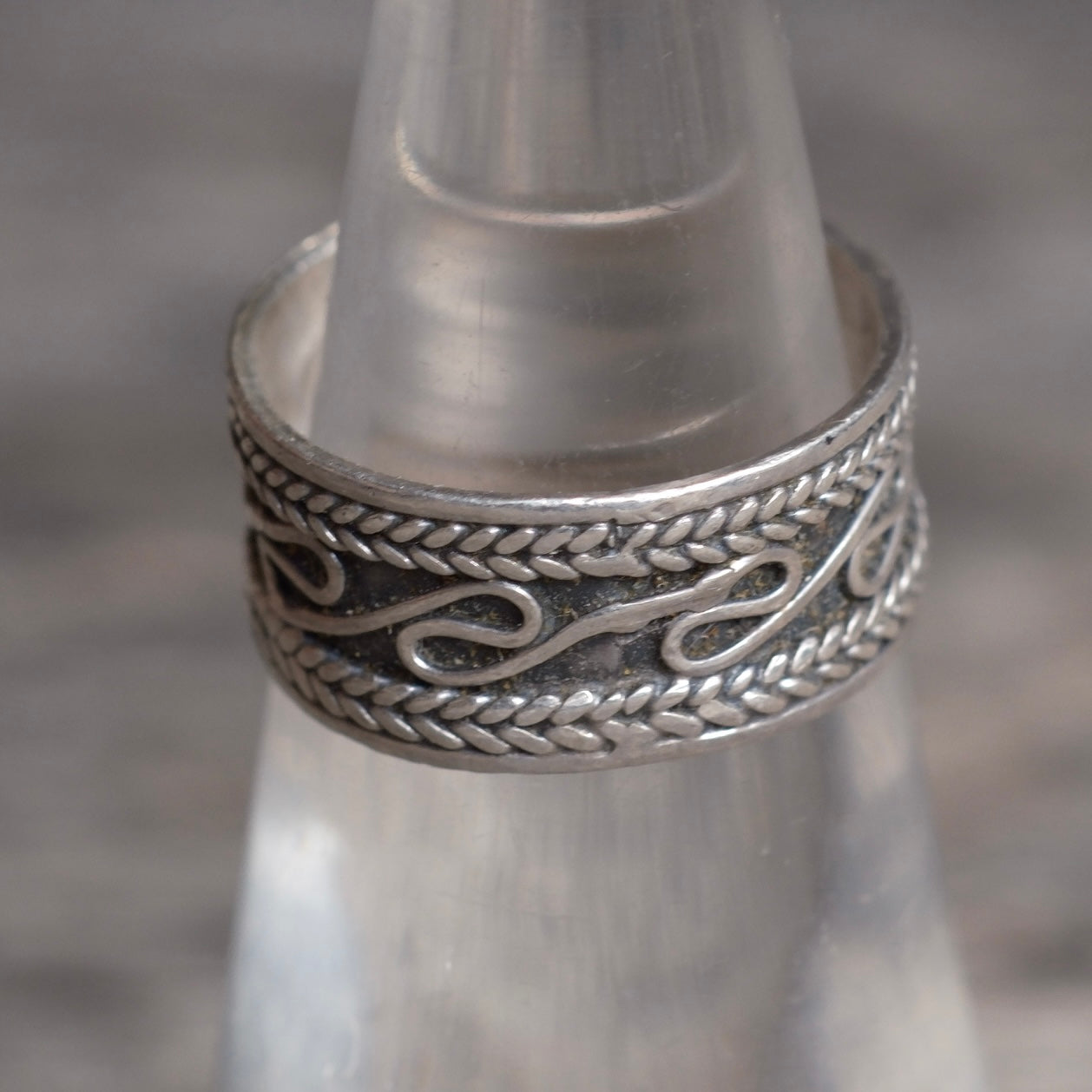 Vintage Sterling Silver Band Ring 5.75