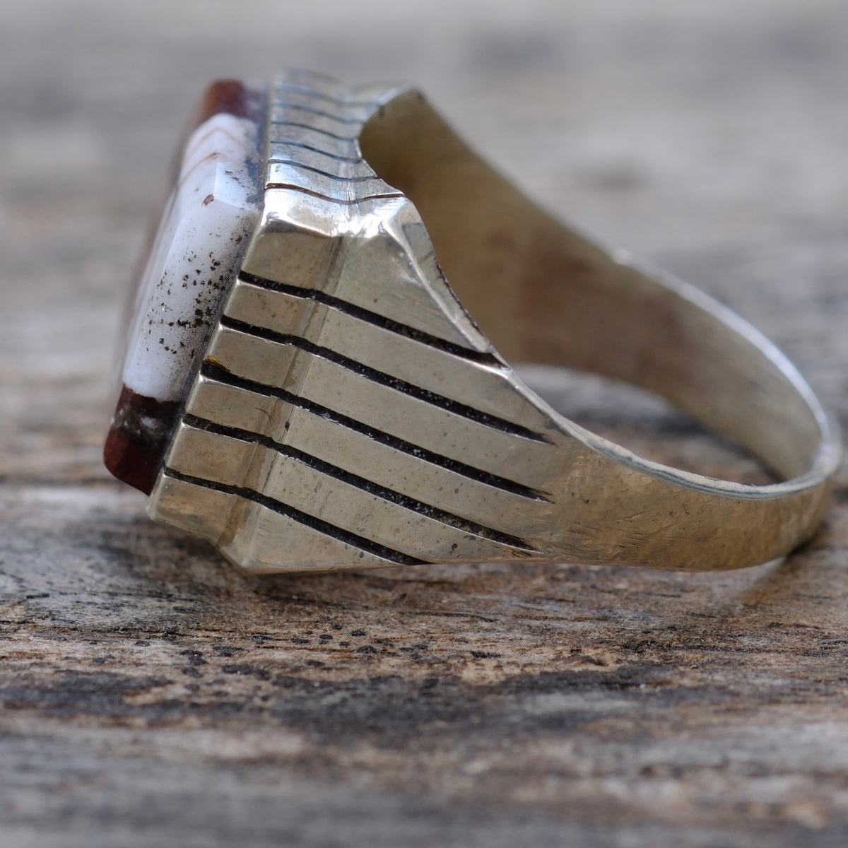Vintage Sterling White Buffalo Ribbed Band Ring 9.25