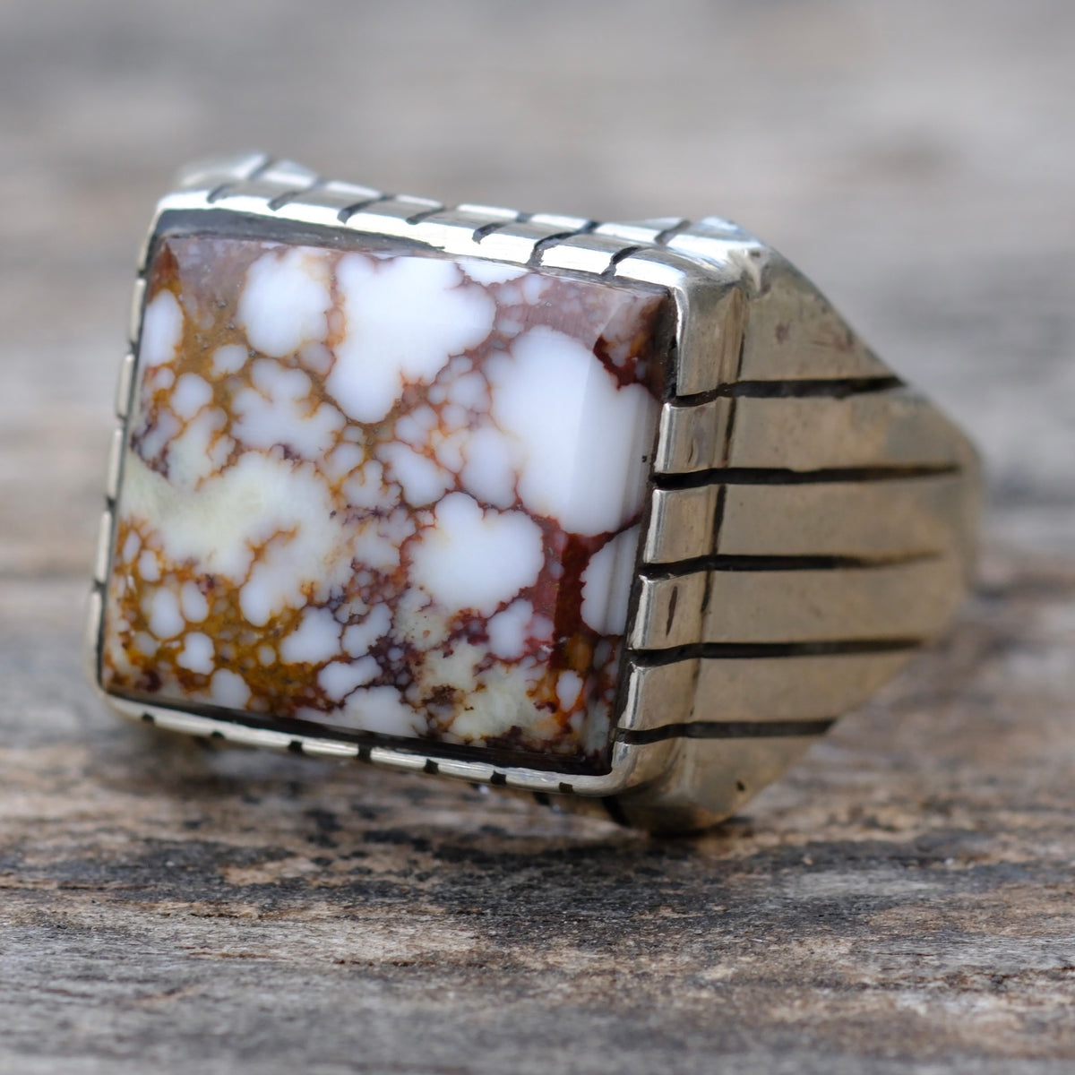 Vintage Sterling White Buffalo Ribbed Band Ring 9.25