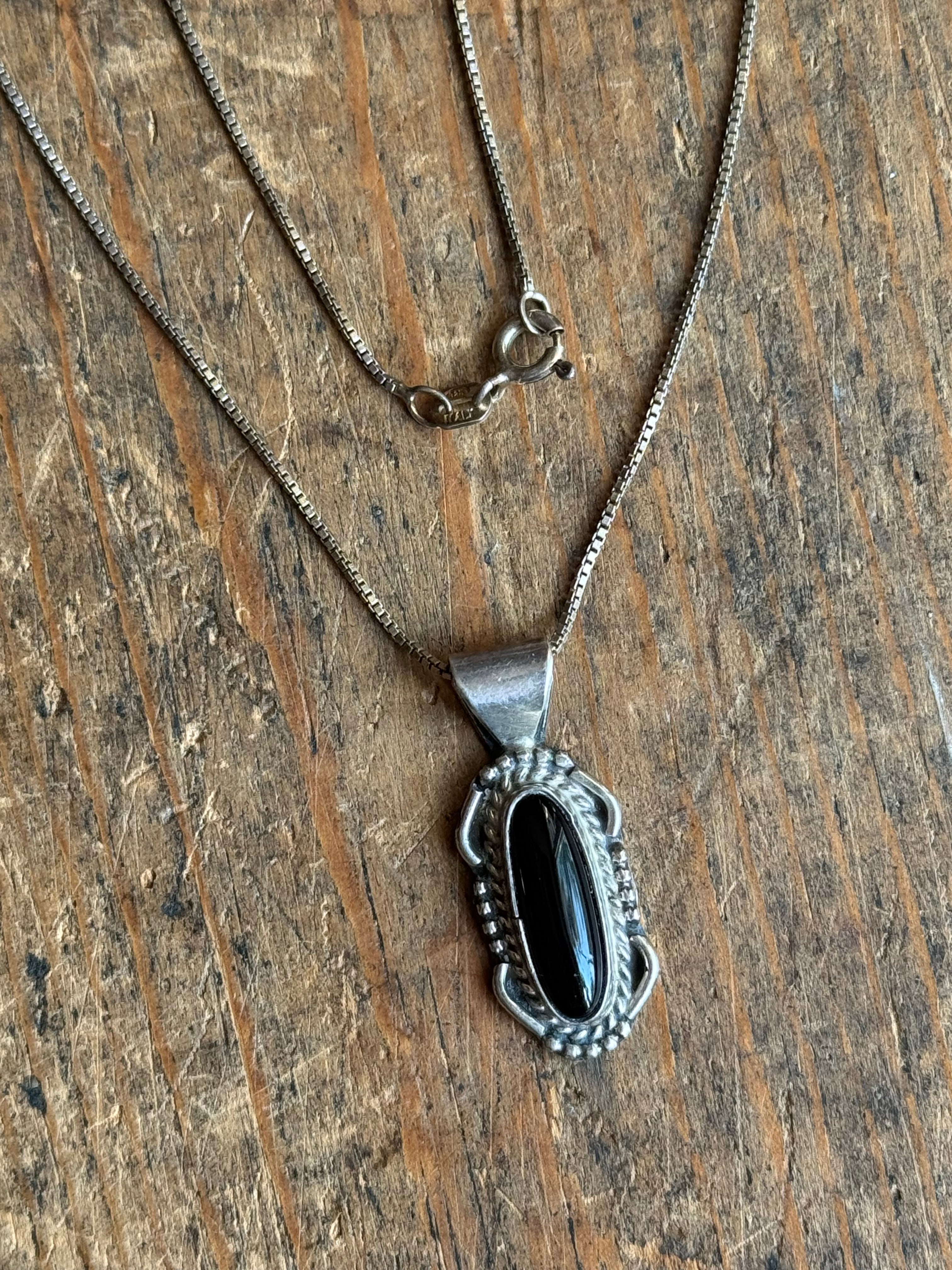 Vintage Sterling Silver Framed Onyx 15" Necklace