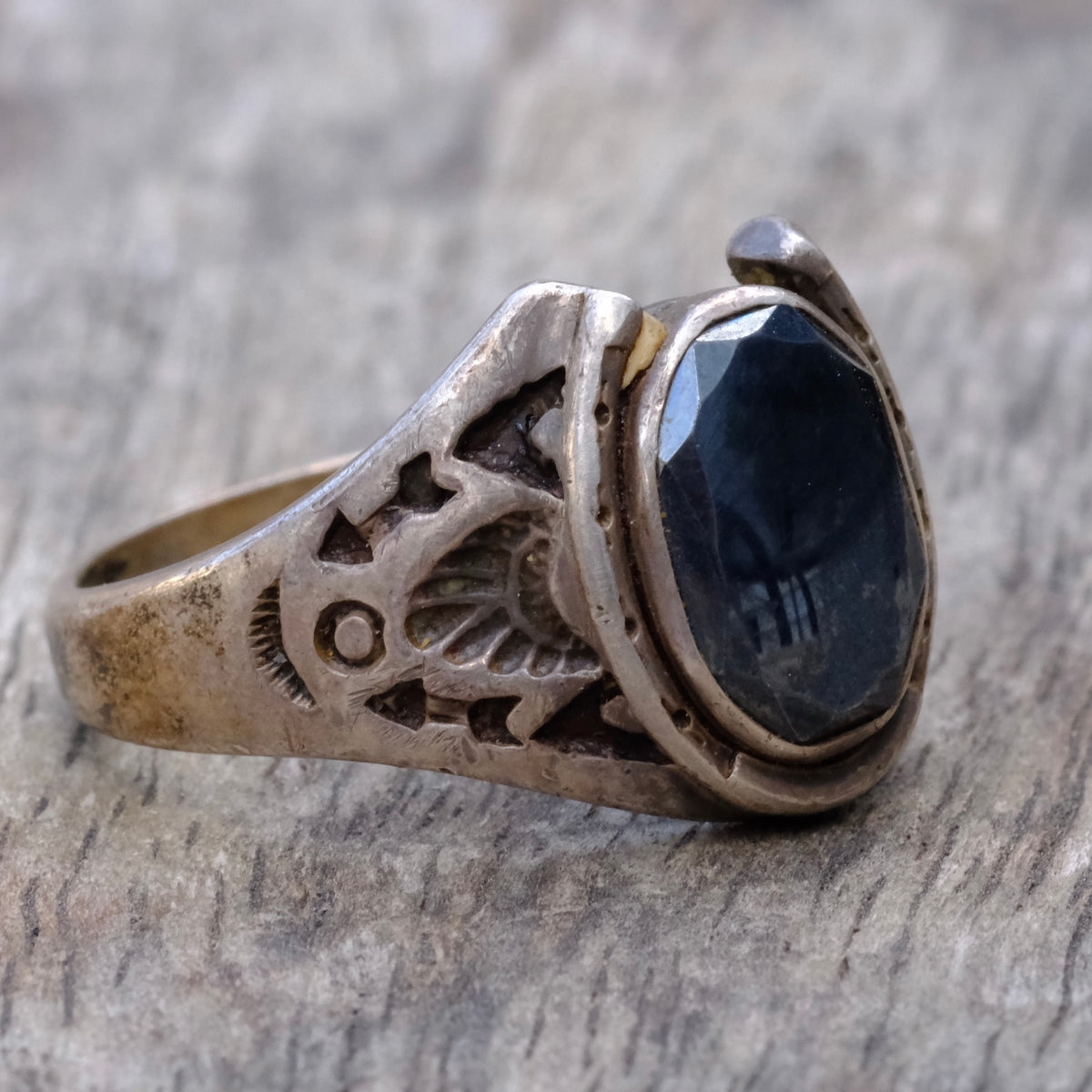 Vintage Sterling Hematite Horseshoe Ring 13.25