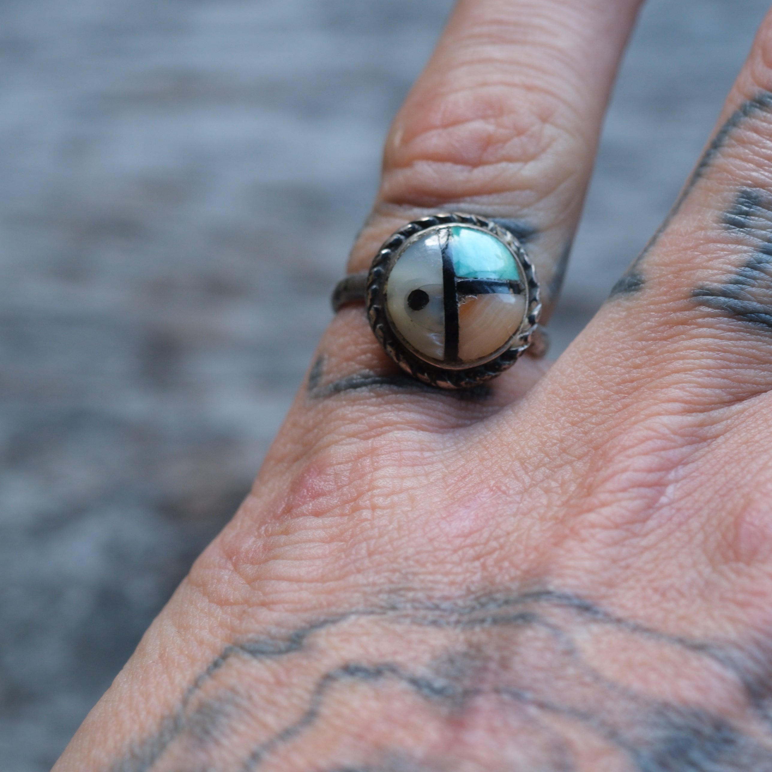 Vintage Sterling Zuni Inlay Roper Ring 5