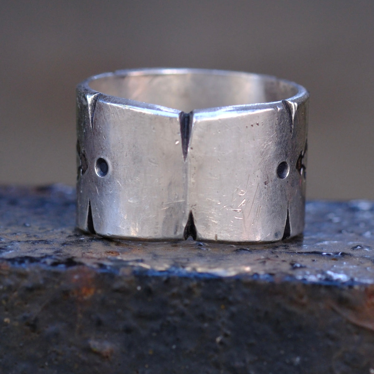 Sterling Silver Bisbee Turquoise Stamped Cigar Band Ring 9.25