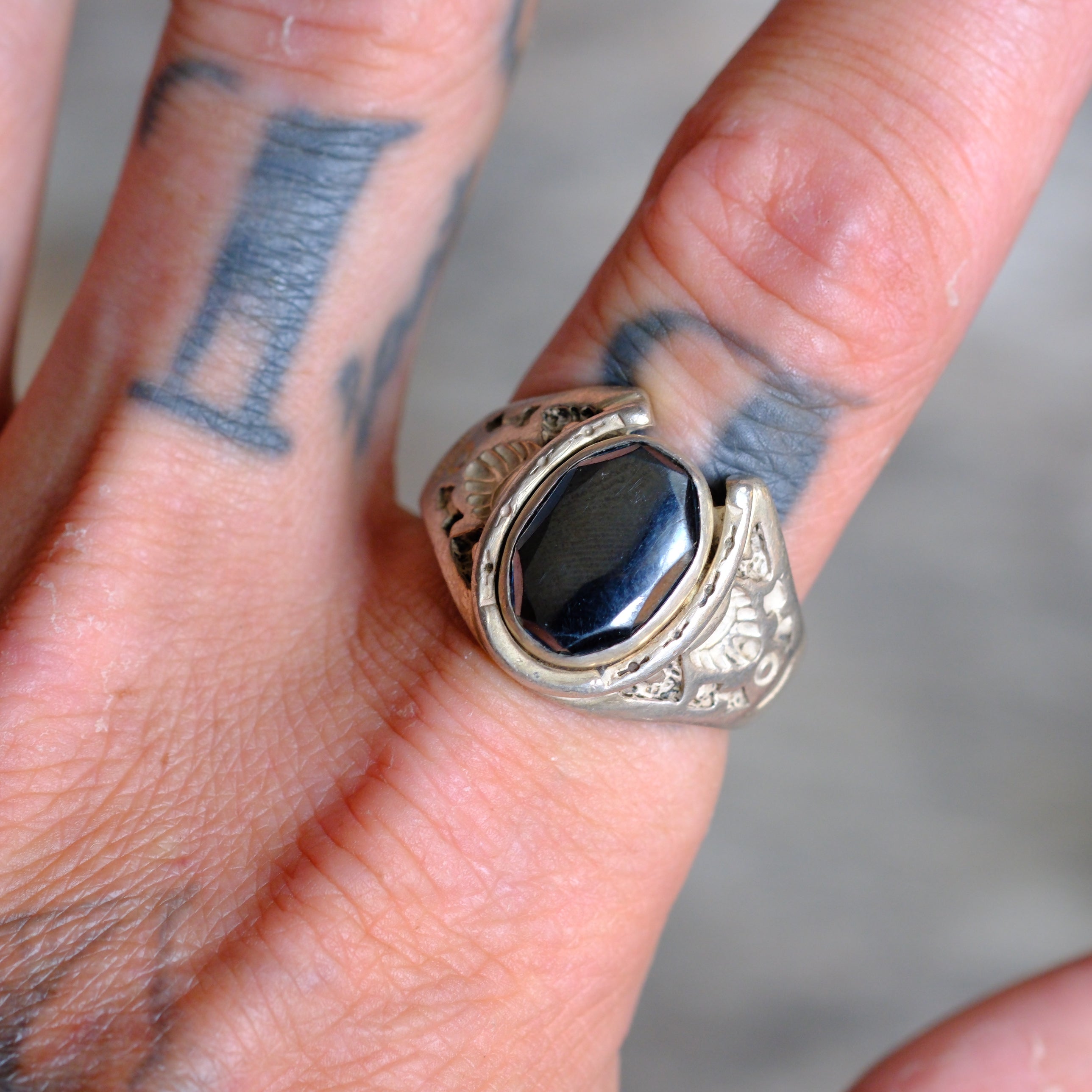 Vintage Sterling Hematite Lucky Horseshoe Ring 11.25