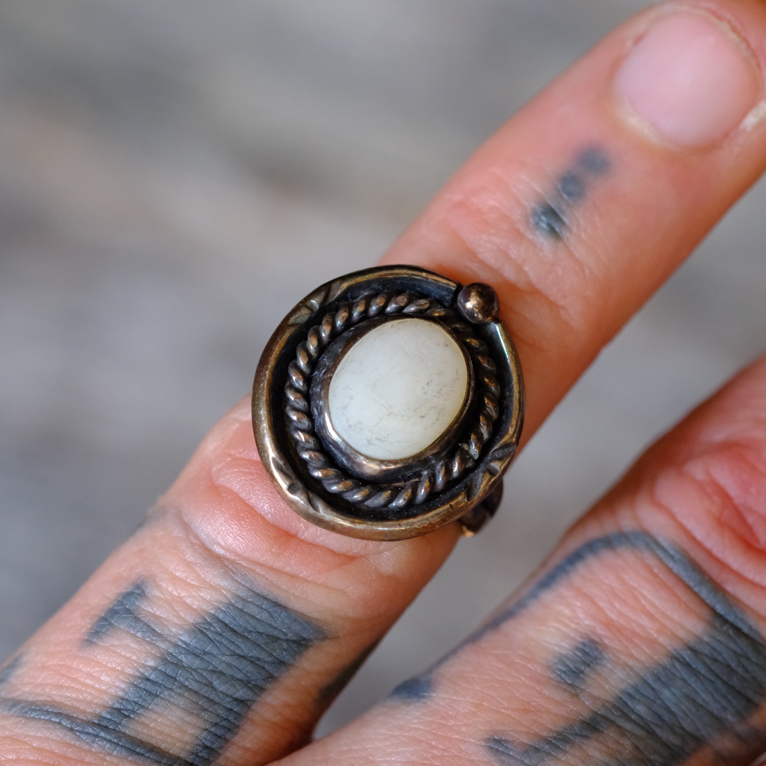 Vintage Sterling Mother Of Pearl Roper Ring 4.5