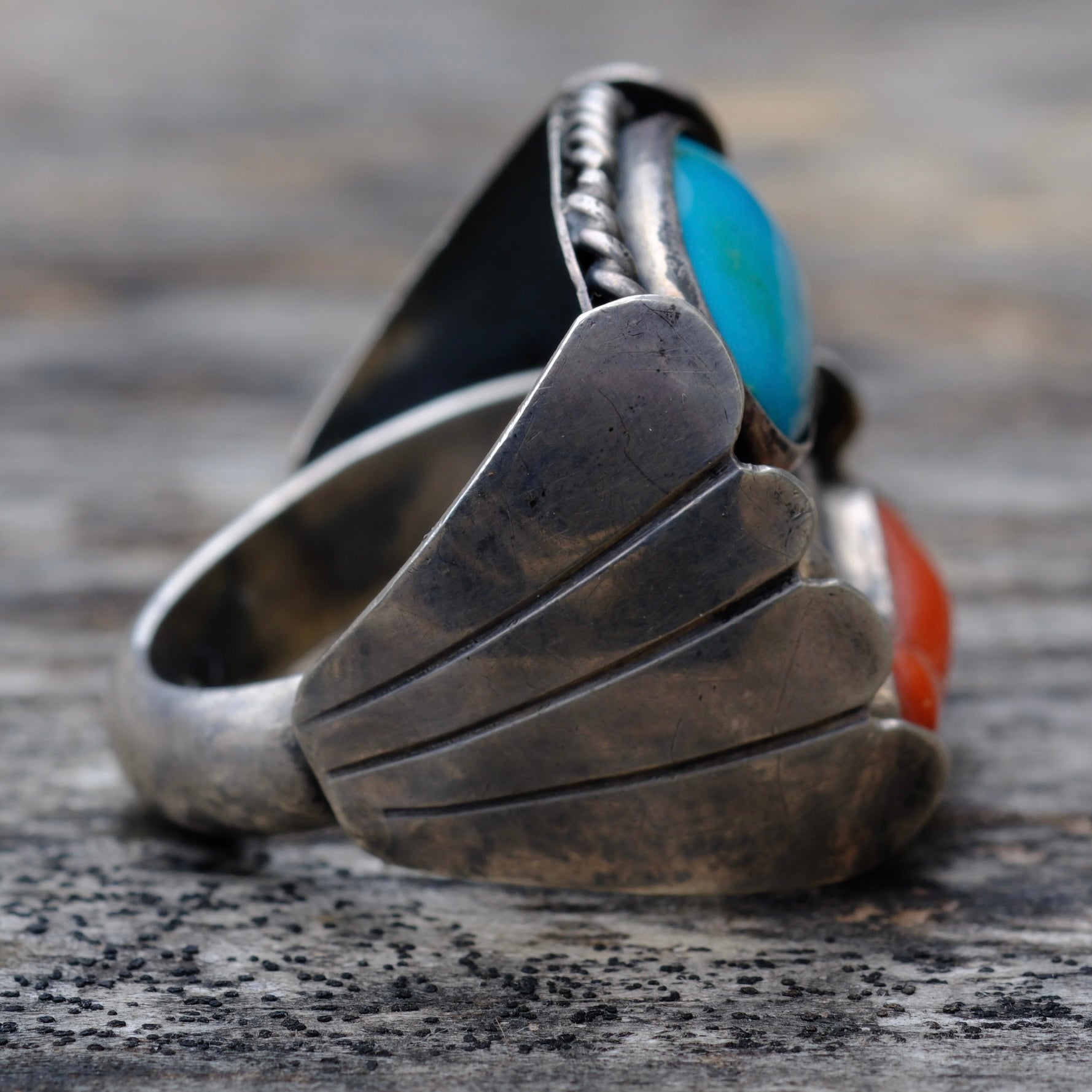 Vintage Sterling Turquoise and Coral Ribbed Band Ring 7.75