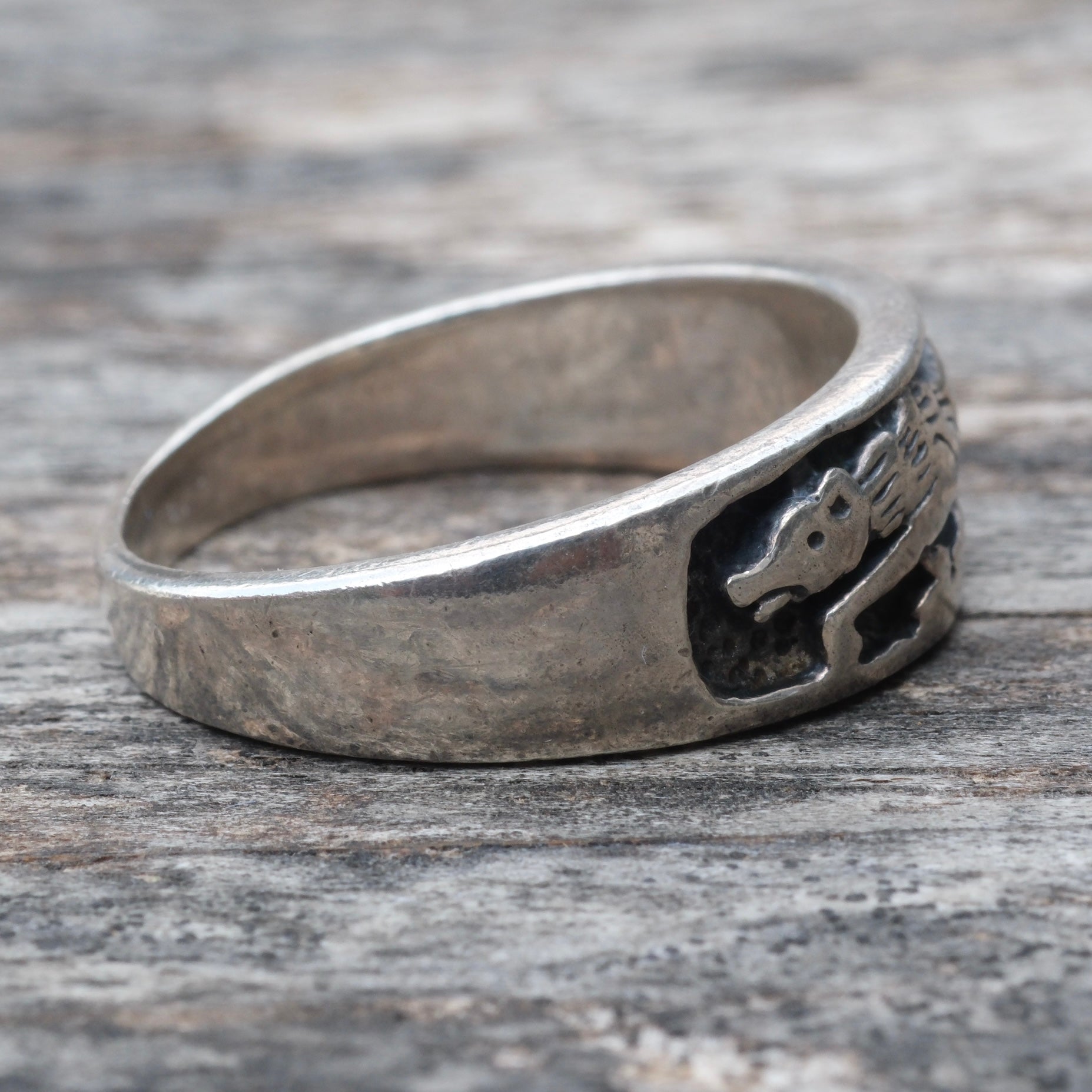 Vintage Sterling Silver Wolf Band Ring 13.25