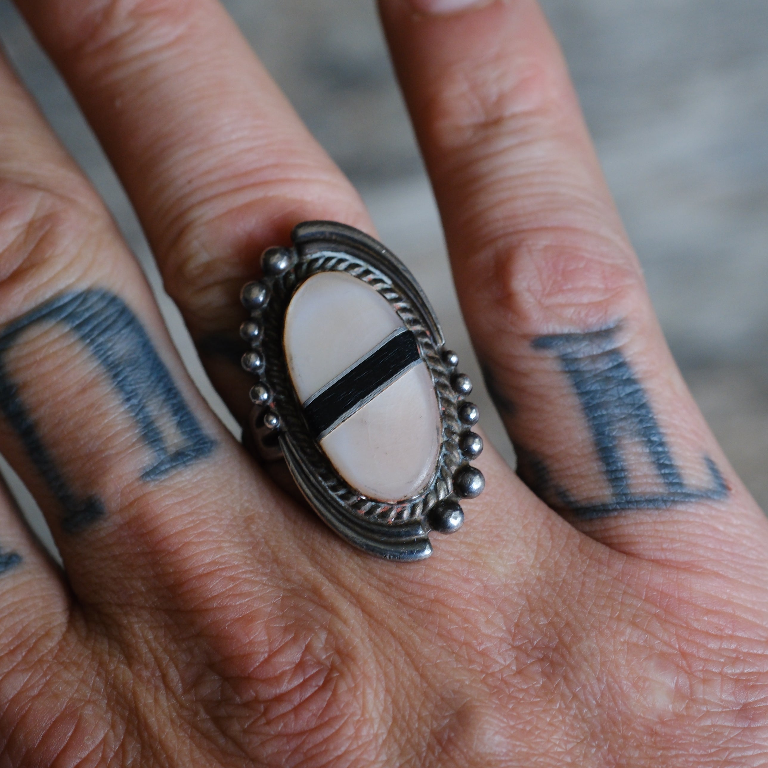 Vintage Sterling Mother of Pearl and Onyx Inlay Ring 8.25