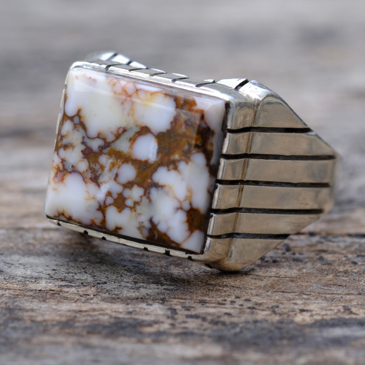 Vintage Sterling White Buffalo Ribbed Band Ring 8.75