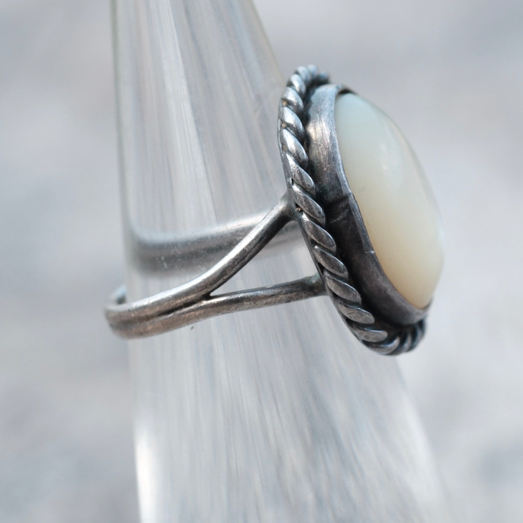 Vintage Sterling Mother Of Pearl Roper Ring 4