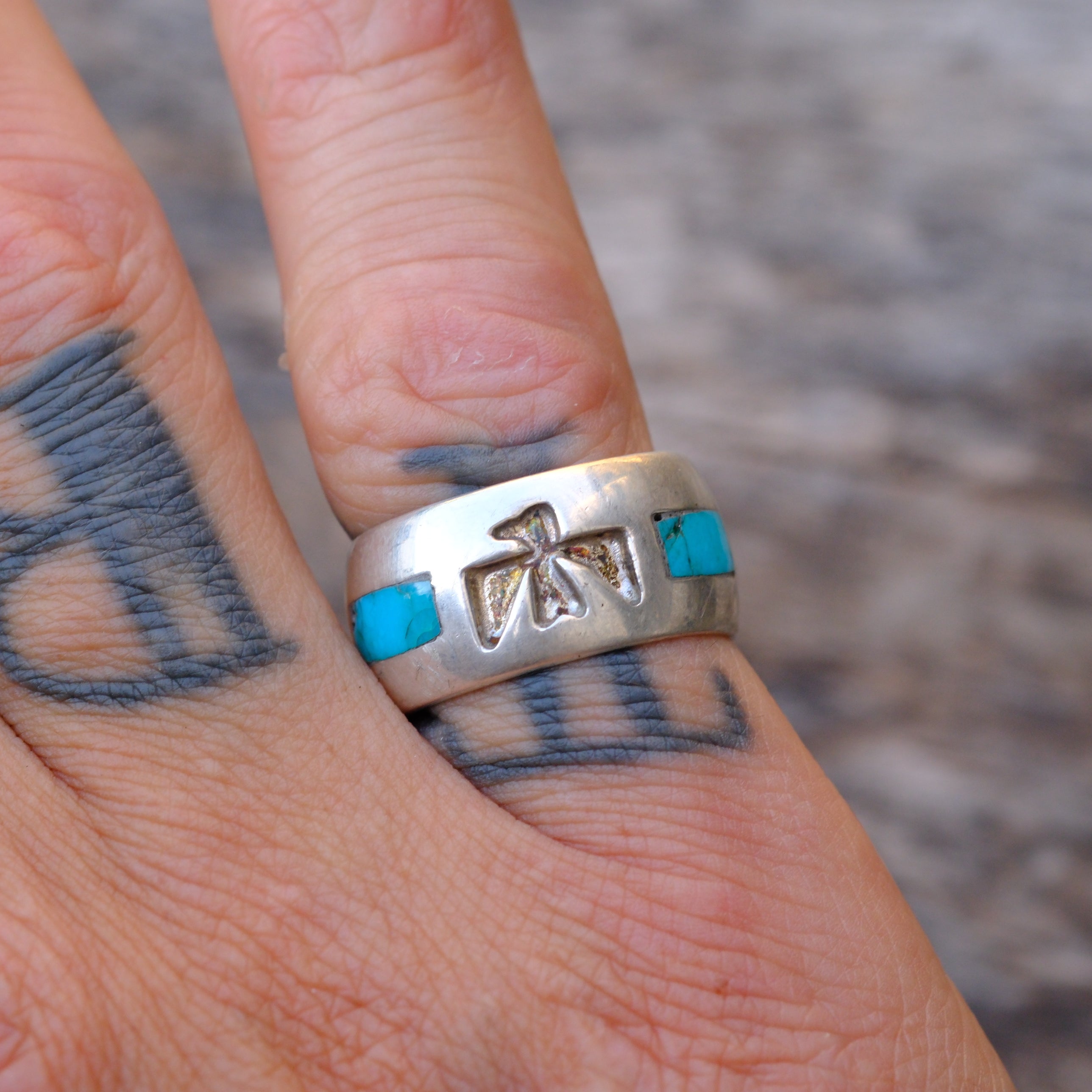 Vintage Sterling Turquoise Thunderbird Band Ring 7