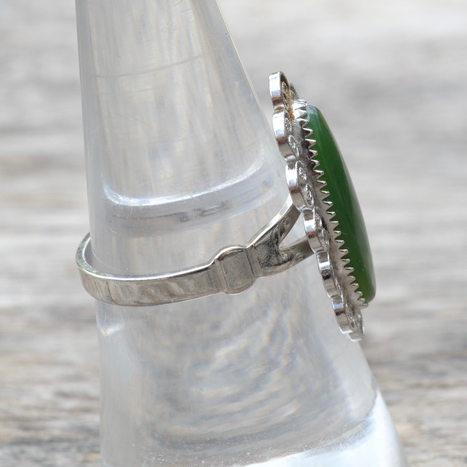 Vintage Sterling Green Carnelian Ring 7.75