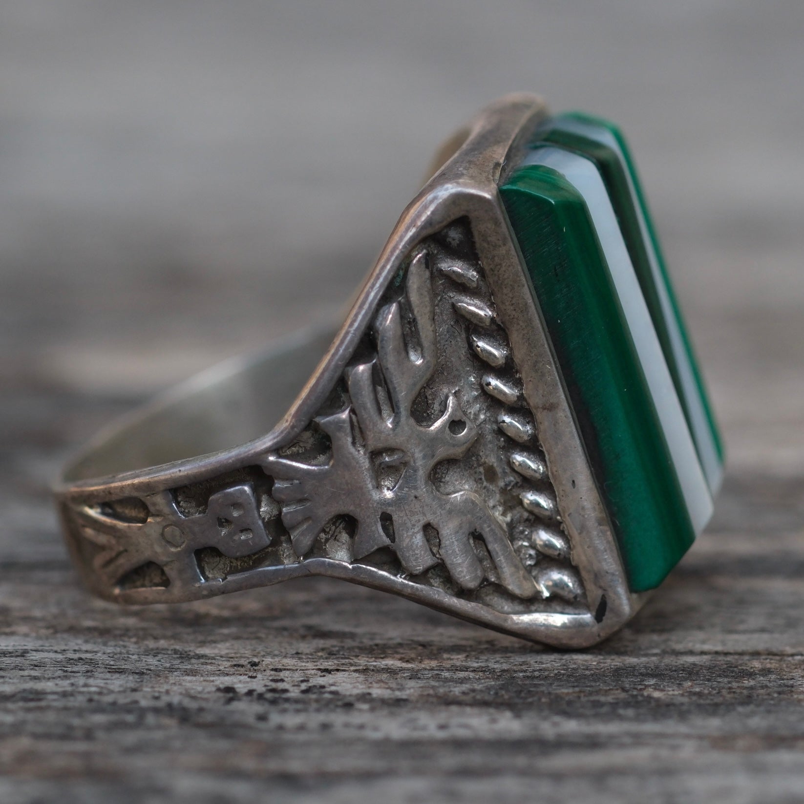 Vintage Sterling Malachite and Mother Of Pearl Row Inlay Thunderbird Ring 10.5