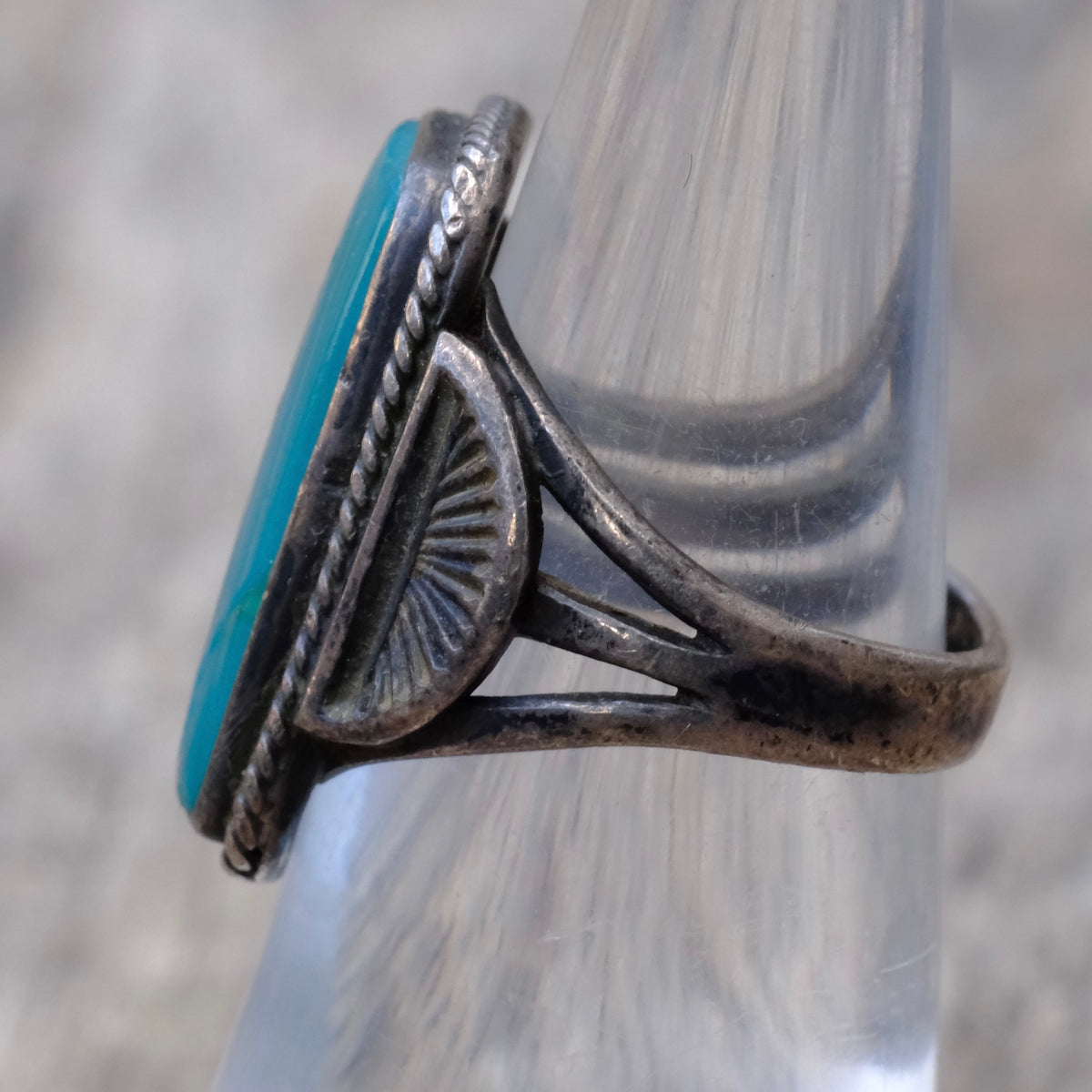 Vintage Sterling Turquoise Stamped Detail Ring 5.5