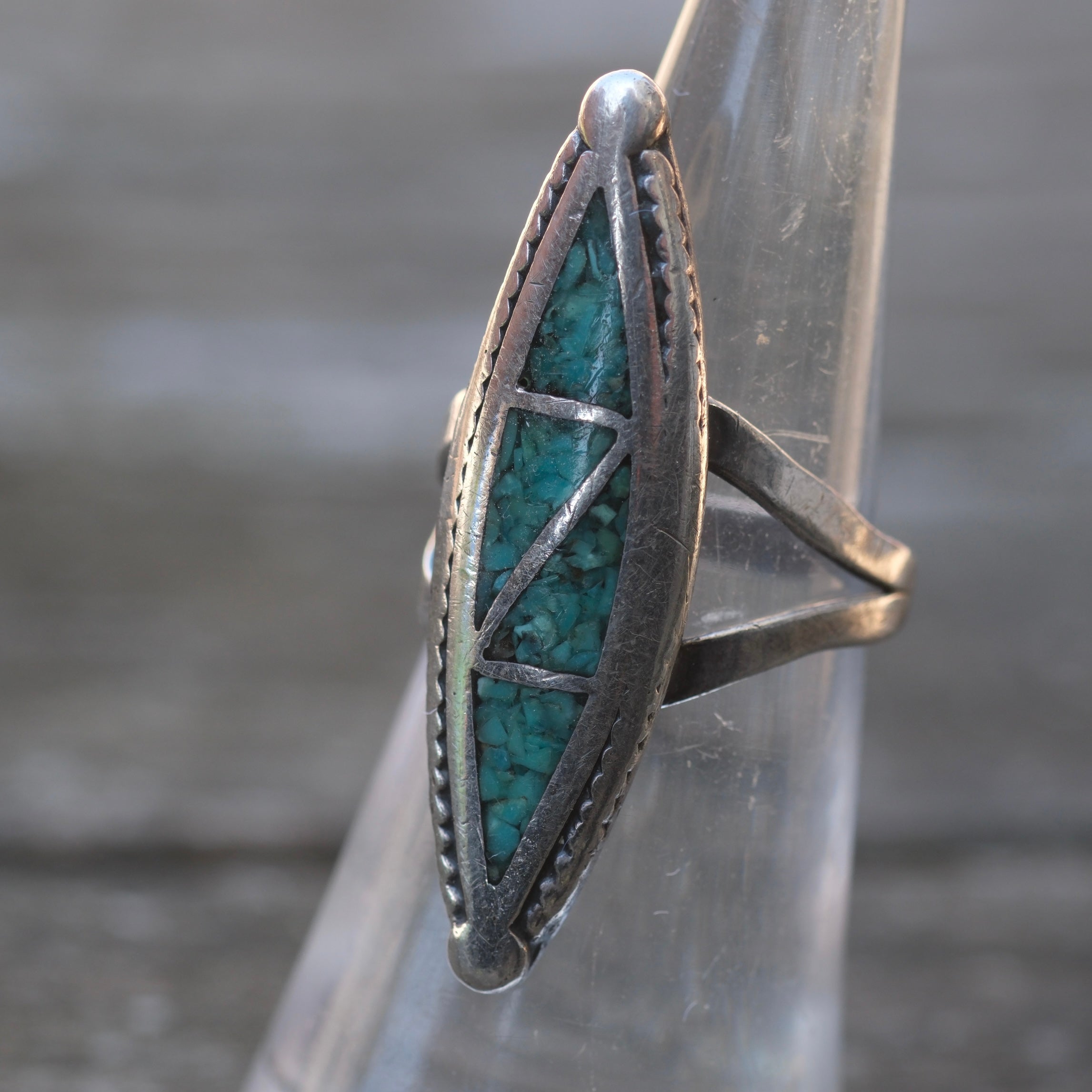 Vintage Sterling Crushed Turquoise Inlay Ring 5.25