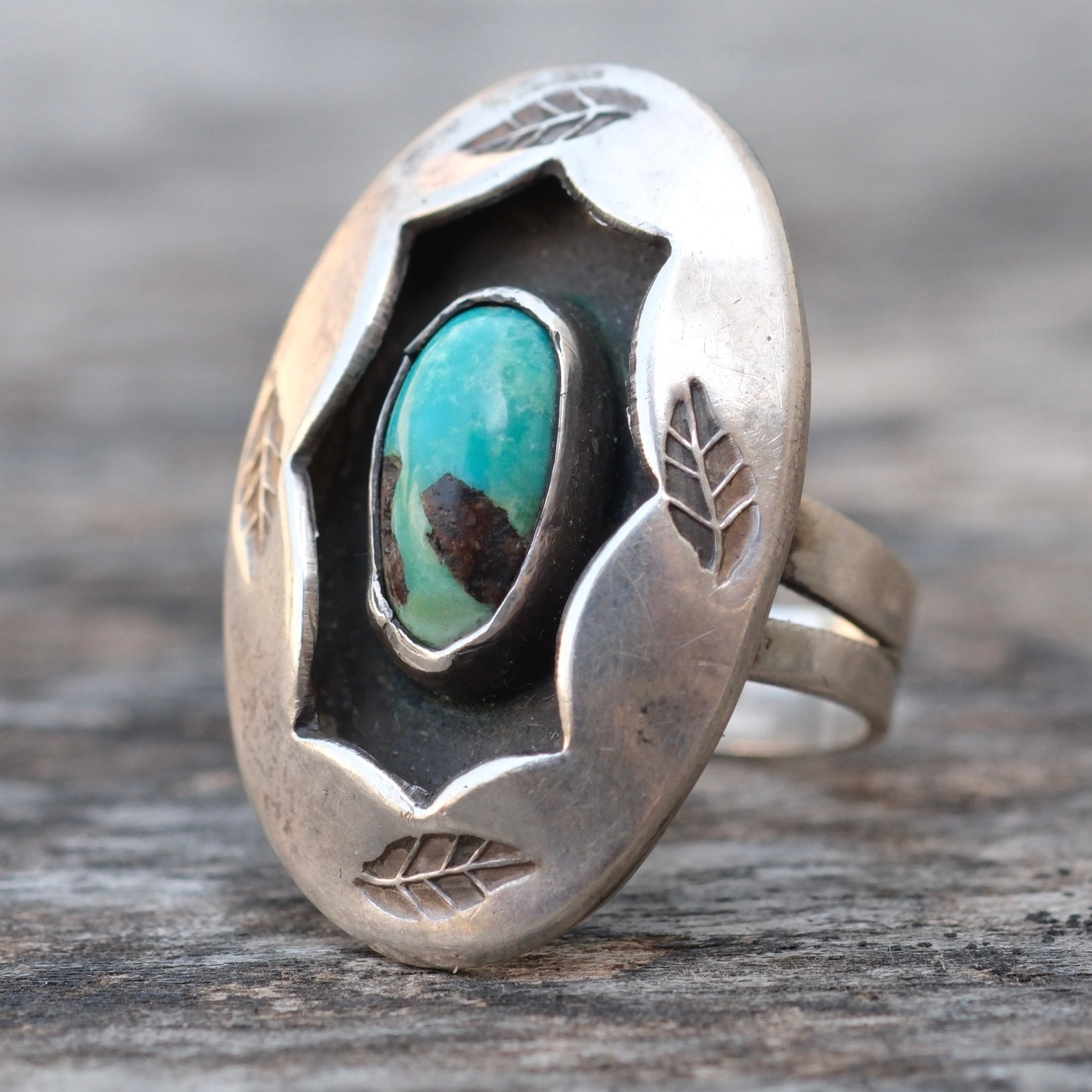 Vintage Sterling Turquoise Stamped Leaf Ring 5.5