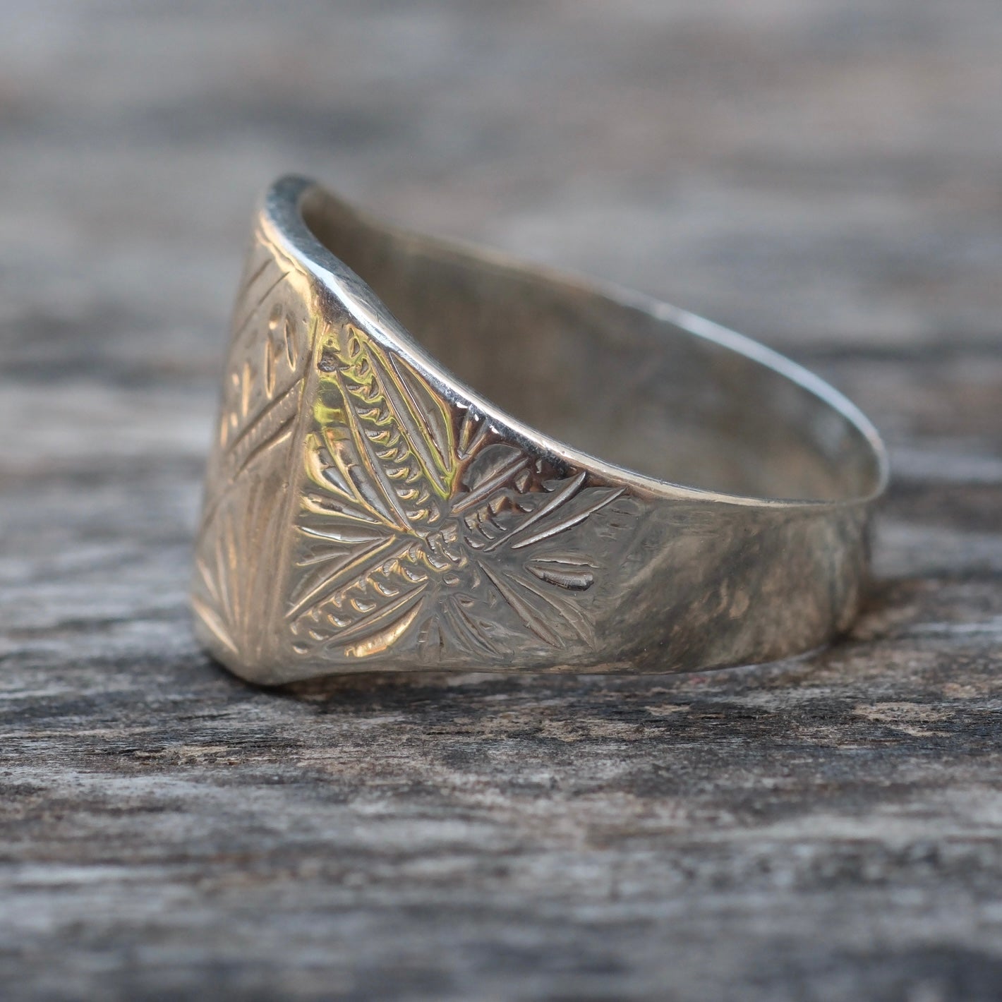 Vintage Sterling Silver Korea Souvenir Ring 10.25